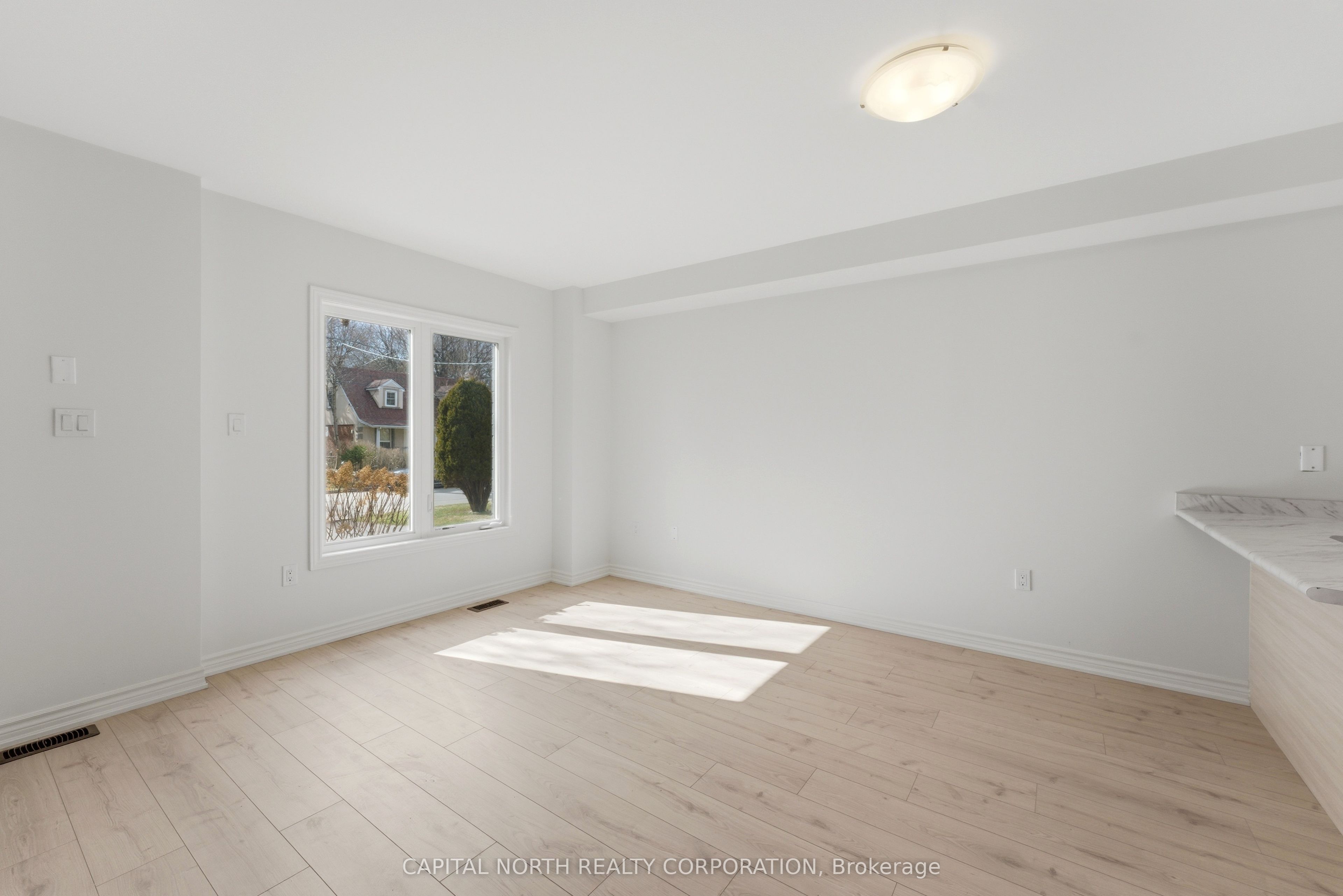 54 Touraine Avenue 3, Toronto, ON M3H 1R2 photo 3