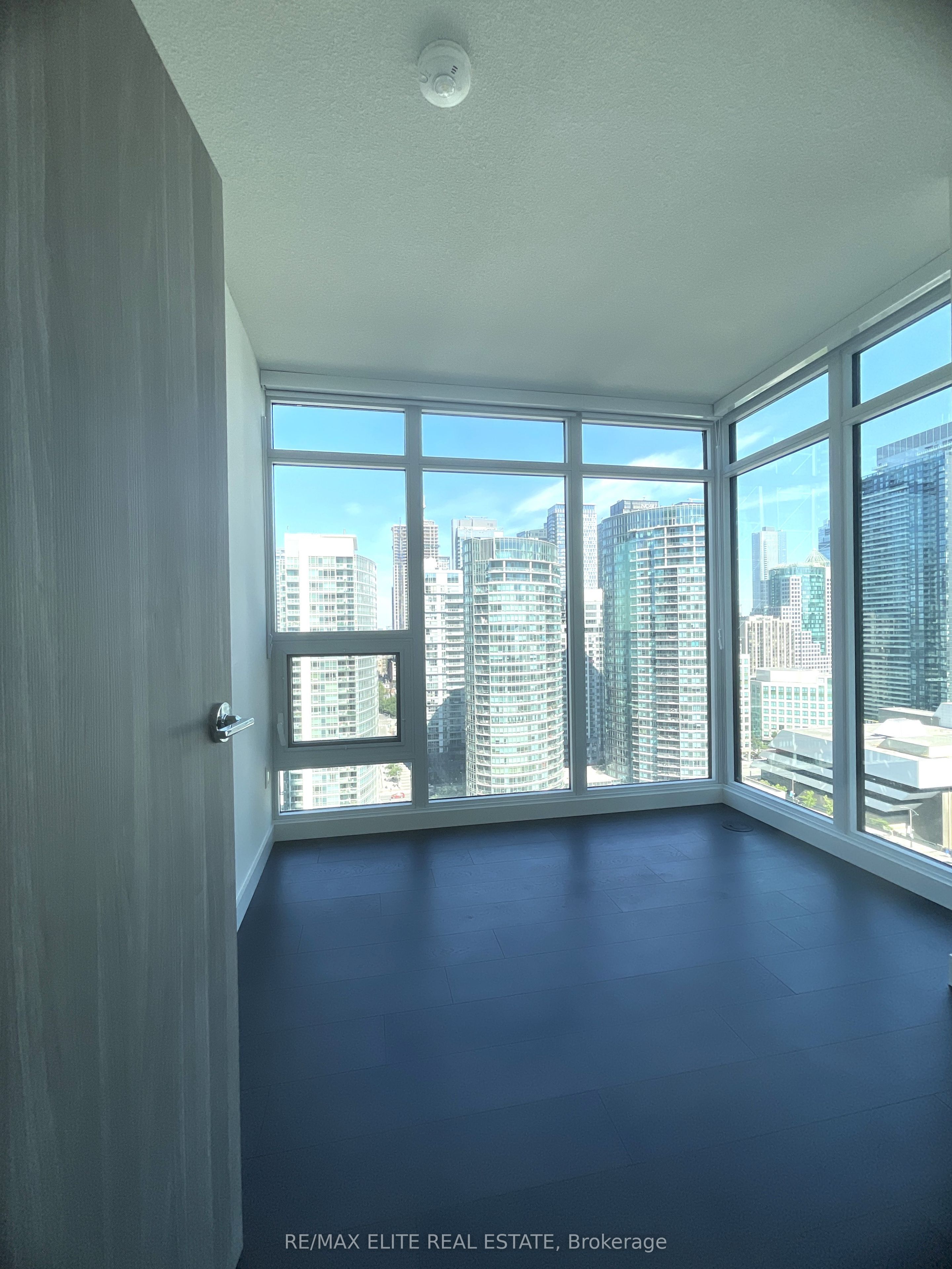 1 CONCORD CITYPLACE Way 2103, Toronto, ON M5V 0X3 photo 5
