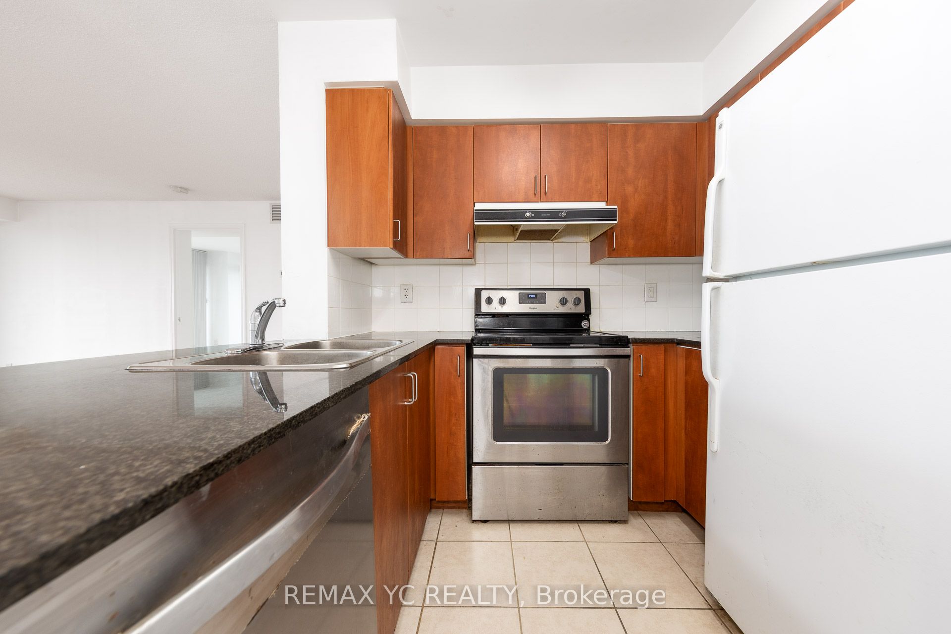 5500 Yonge Street 2410, Toronto, ON M2N 7L1 photo 2