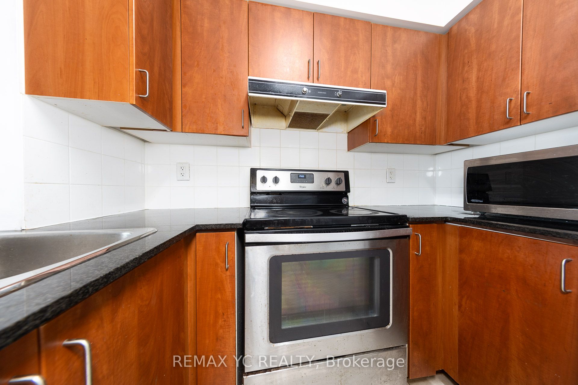 5500 Yonge Street 2410, Toronto, ON M2N 7L1 photo 3