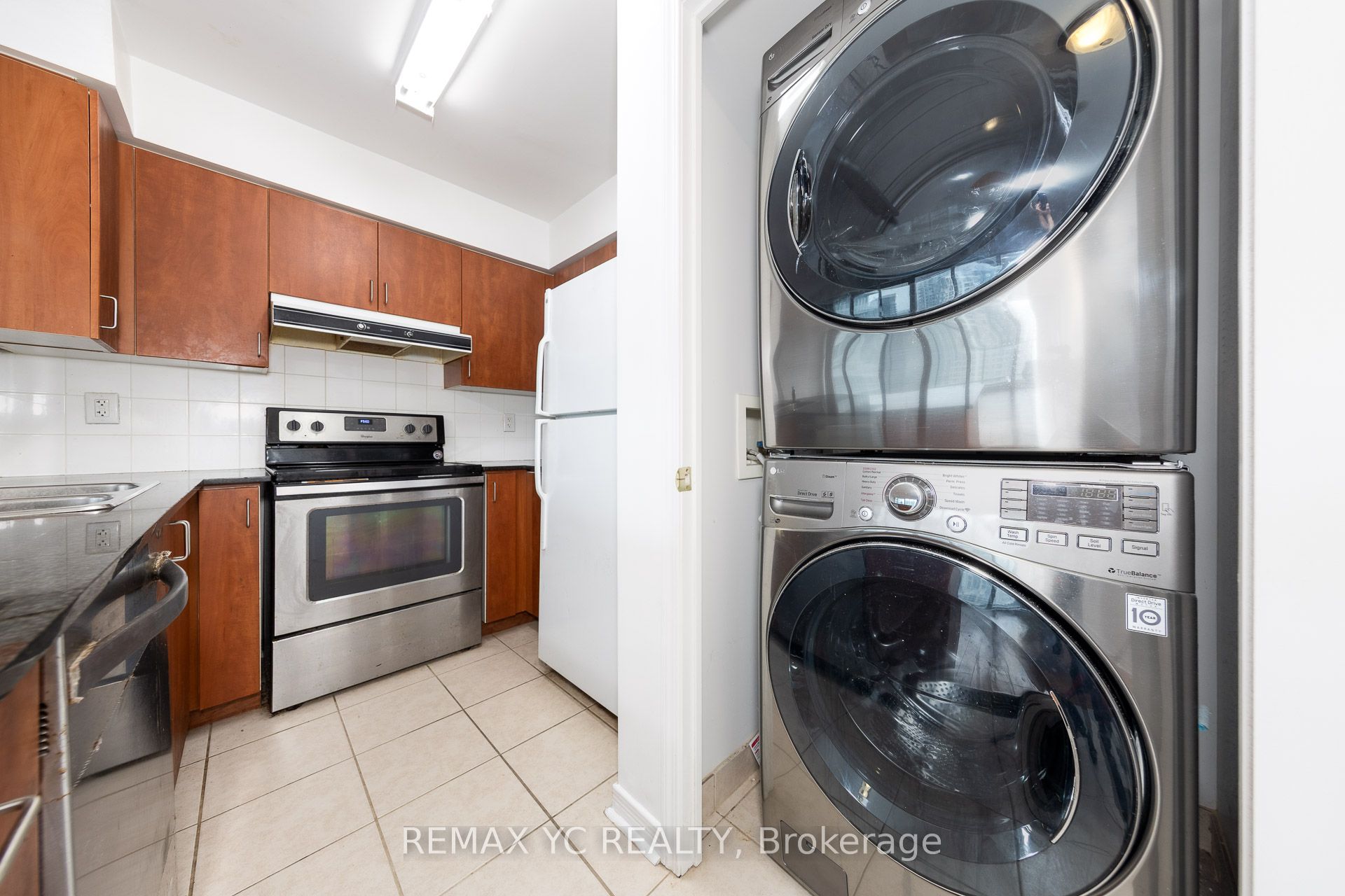 5500 Yonge Street 2410, Toronto, ON M2N 7L1 photo 4