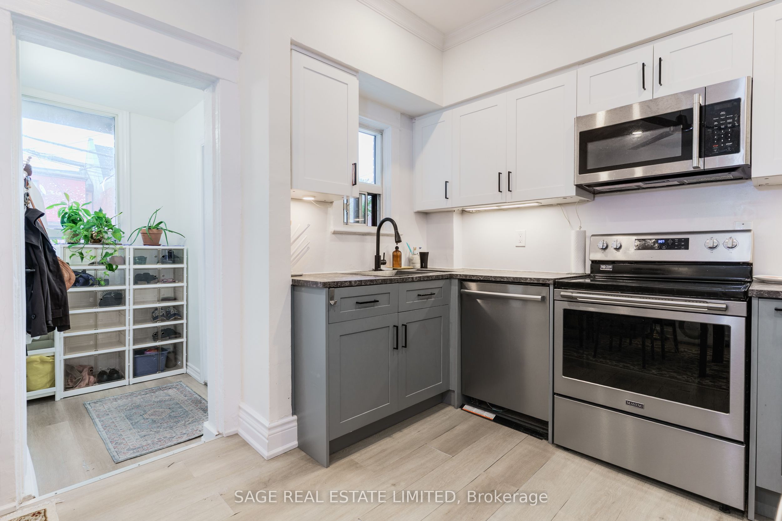 37 Rusholme Road Main, Toronto, ON M6J 3H3 photo 3