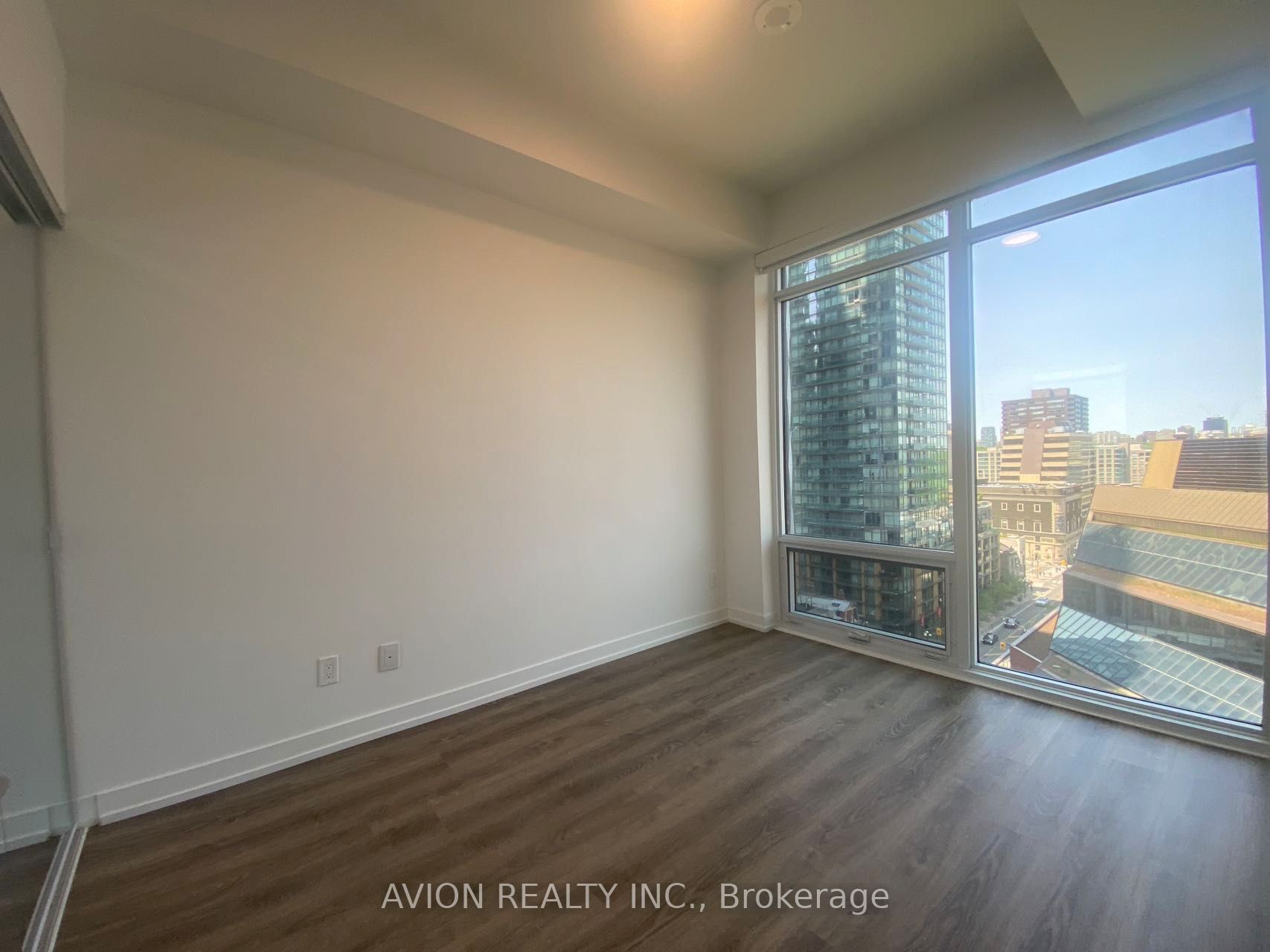 771 Yonge Street 1205, Toronto, ON M4W 0B8 photo 5