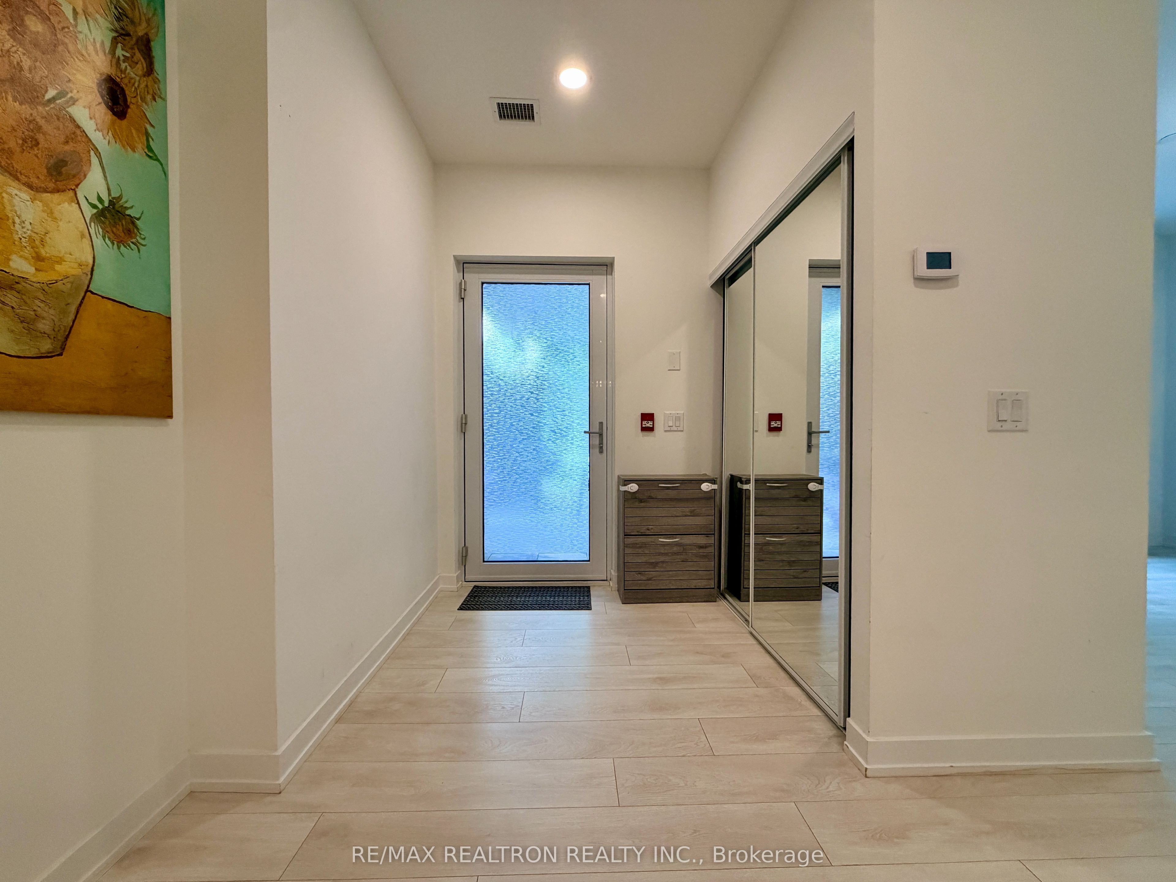 34 Tubman Avenue 103, Toronto, ON M5A 0R2 photo 4