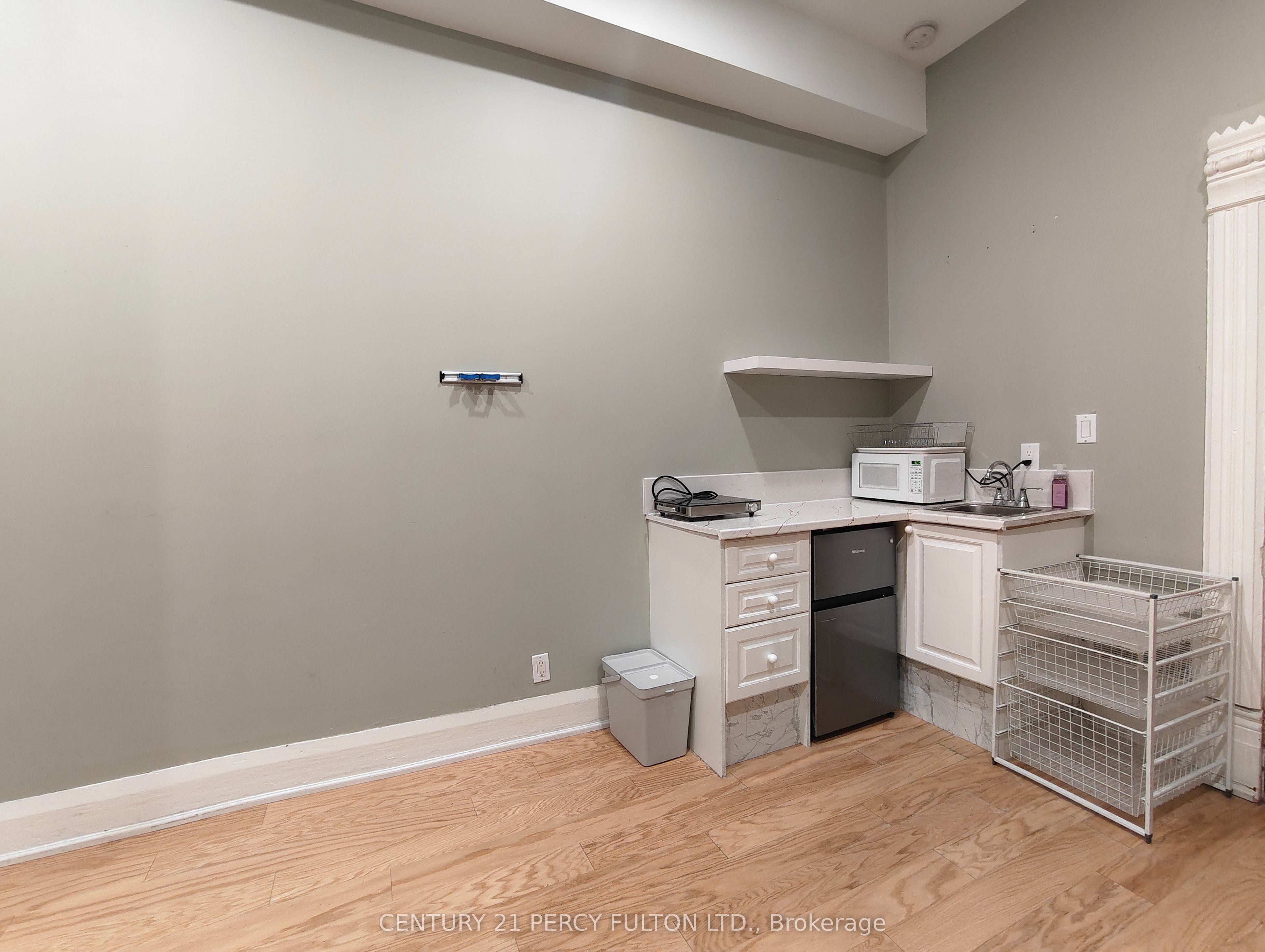 196 Brock Avenue, Toronto, ON M6M 2L6 photo 4
