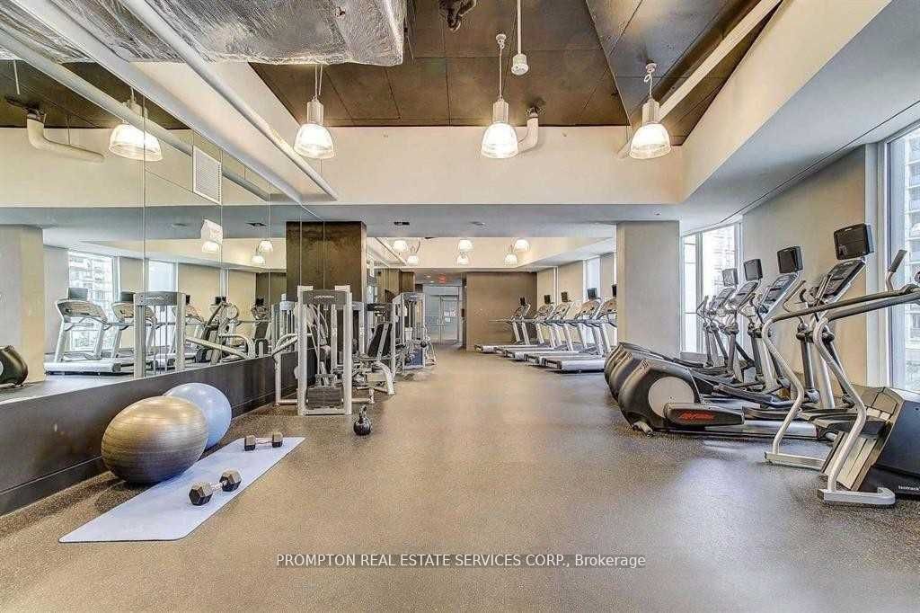 70 Queens Wharf Road 1205, Toronto, ON M5V 0J2 photo 3
