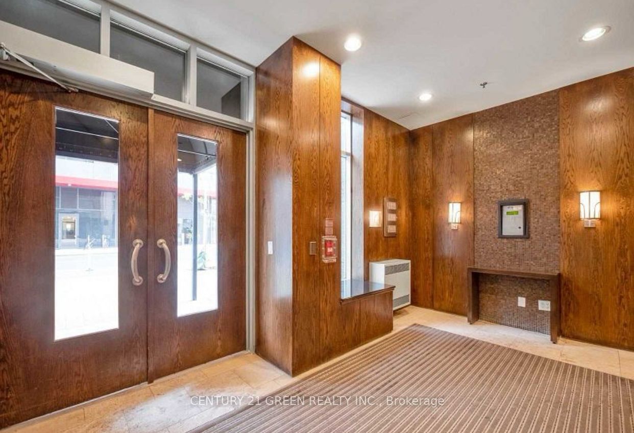 438 Richmond Street W 819, Toronto, ON M5V 3S6 photo 3