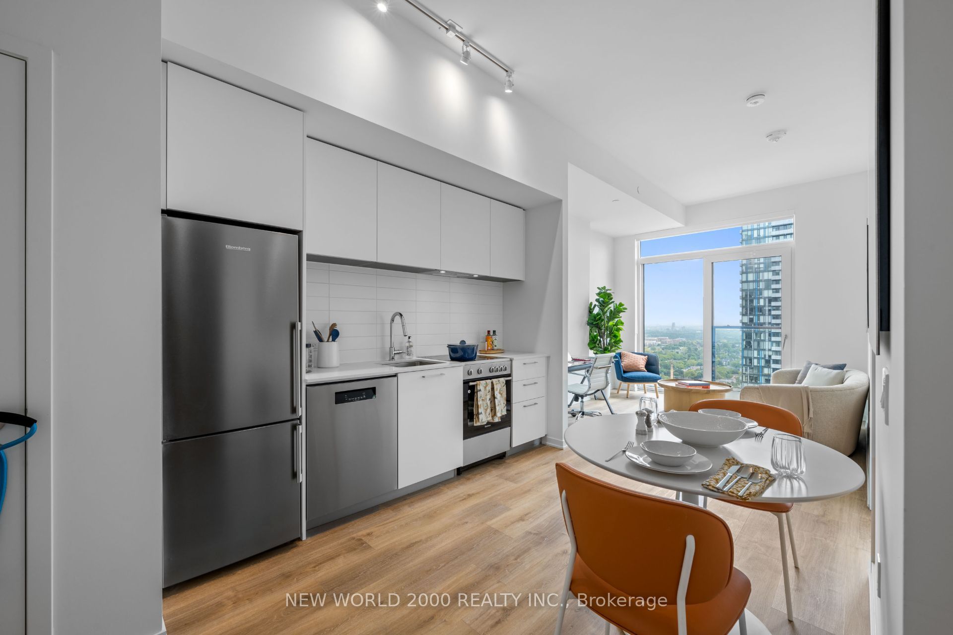 101 Roehampton Avenue 2008, Toronto, ON M4P 2W2
