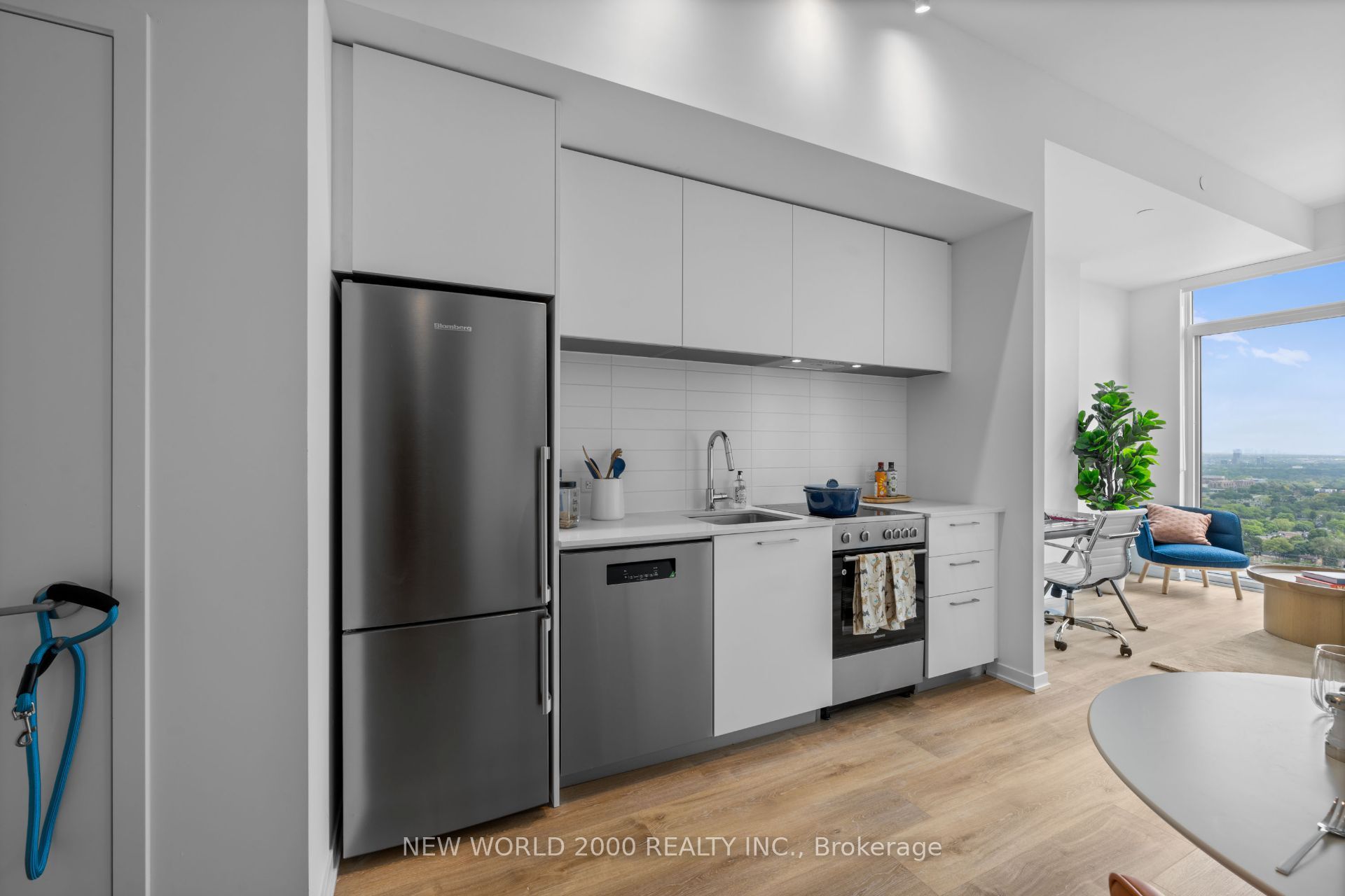 101 Roehampton Avenue 2008, Toronto, ON M4P 2W2 photo 3