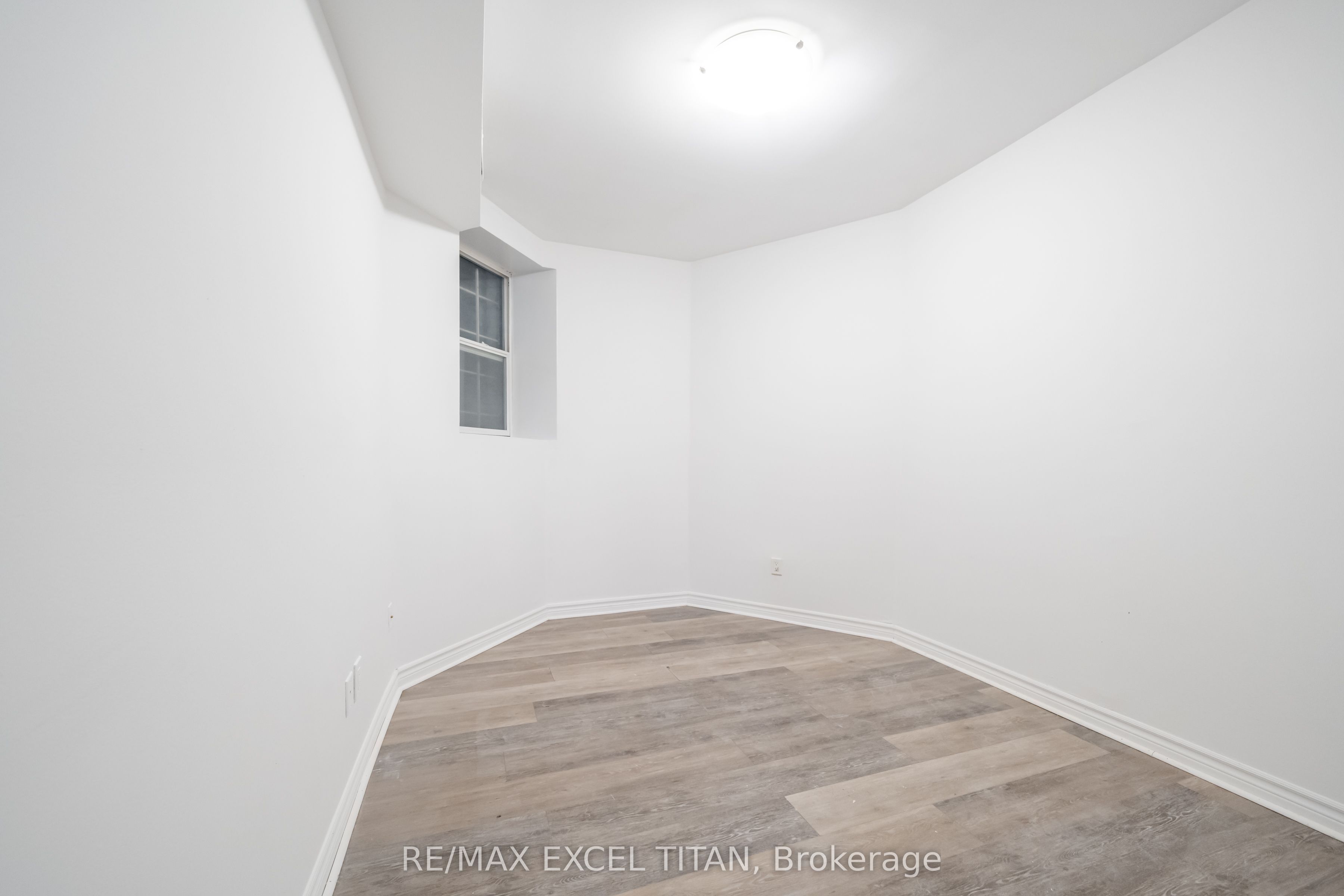 414 Jarvis Street G4, Toronto, ON M4Y 3C2 photo 3