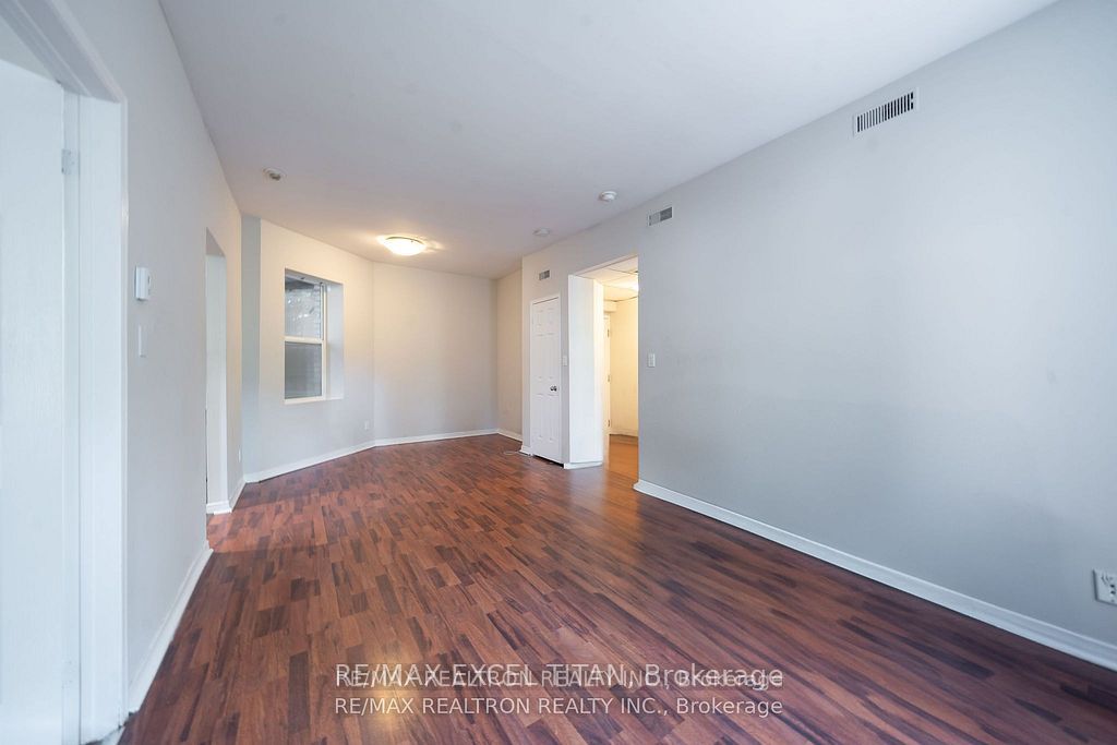 414 Jarvis Street 107, Toronto, ON M4Y 3C2 photo 2