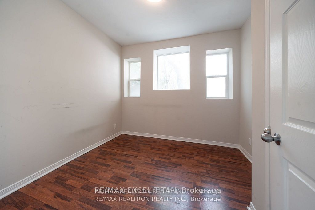 414 Jarvis Street 107, Toronto, ON M4Y 3C2 photo 5