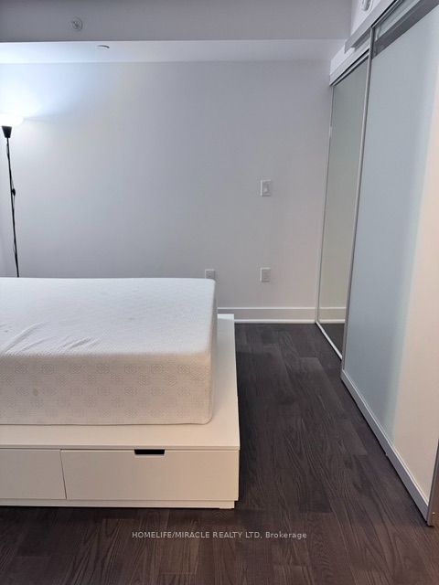 955 Bay Street 2809, Toronto, ON M5S 2A2 photo 3