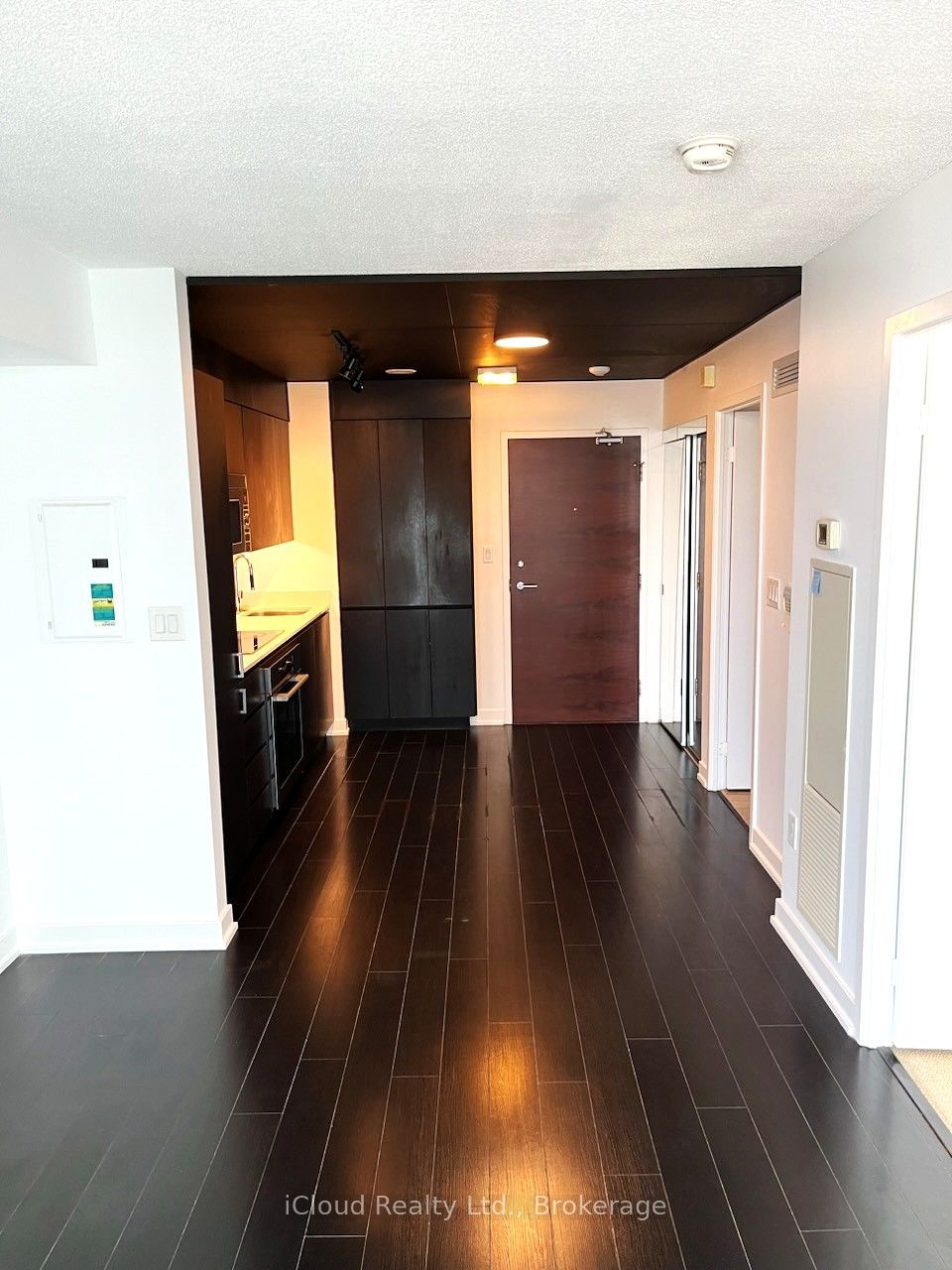 15 Iceboat Terrace 2711, Toronto, ON M5V 4A5