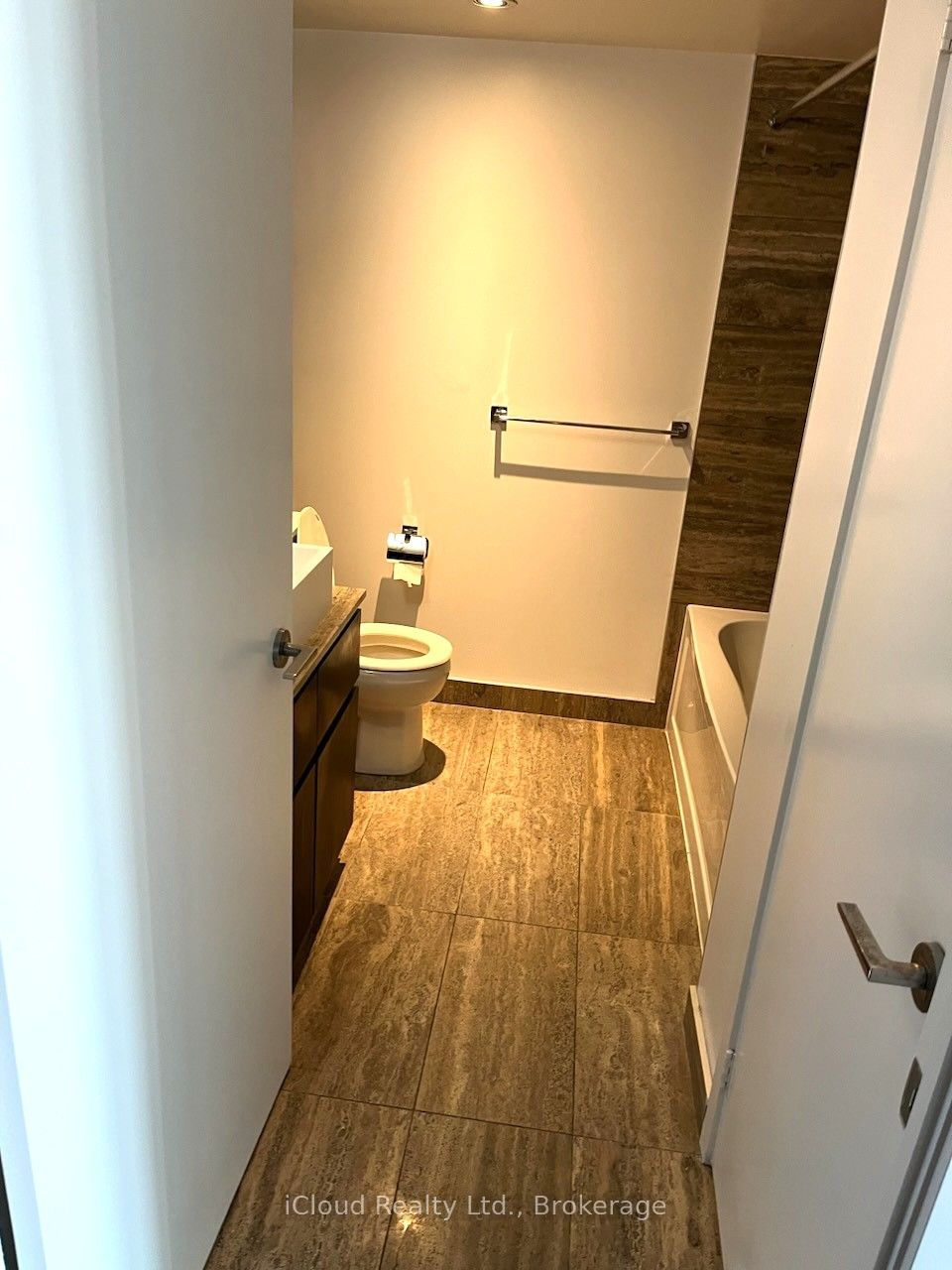 15 Iceboat Terrace 2711, Toronto, ON M5V 4A5 photo 5