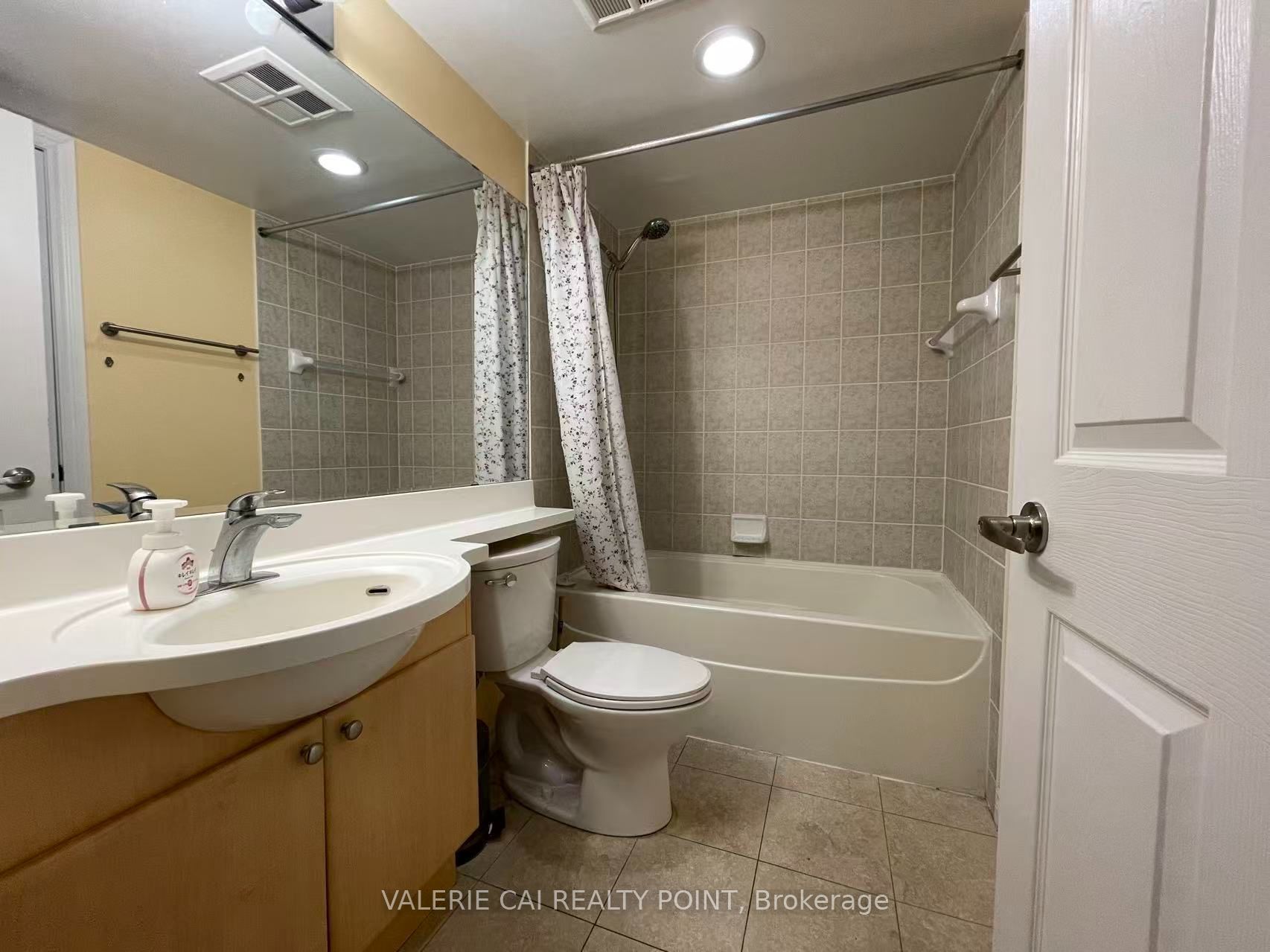 763 Bay Street 502, Toronto, ON M5G 2R3 photo 4