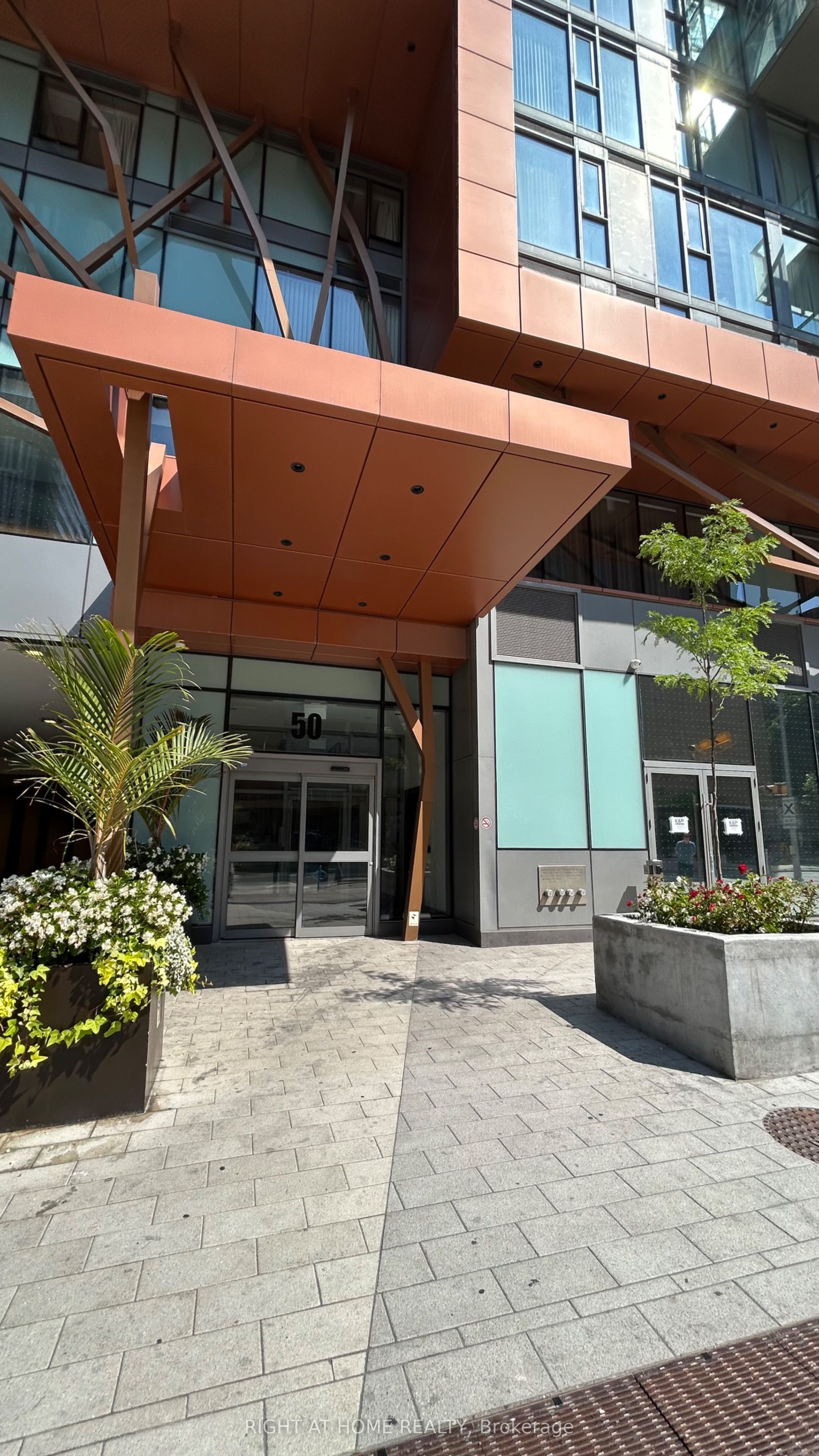 50 Wellesley Street E 1906, Toronto, ON M4Y 0C8 photo 2