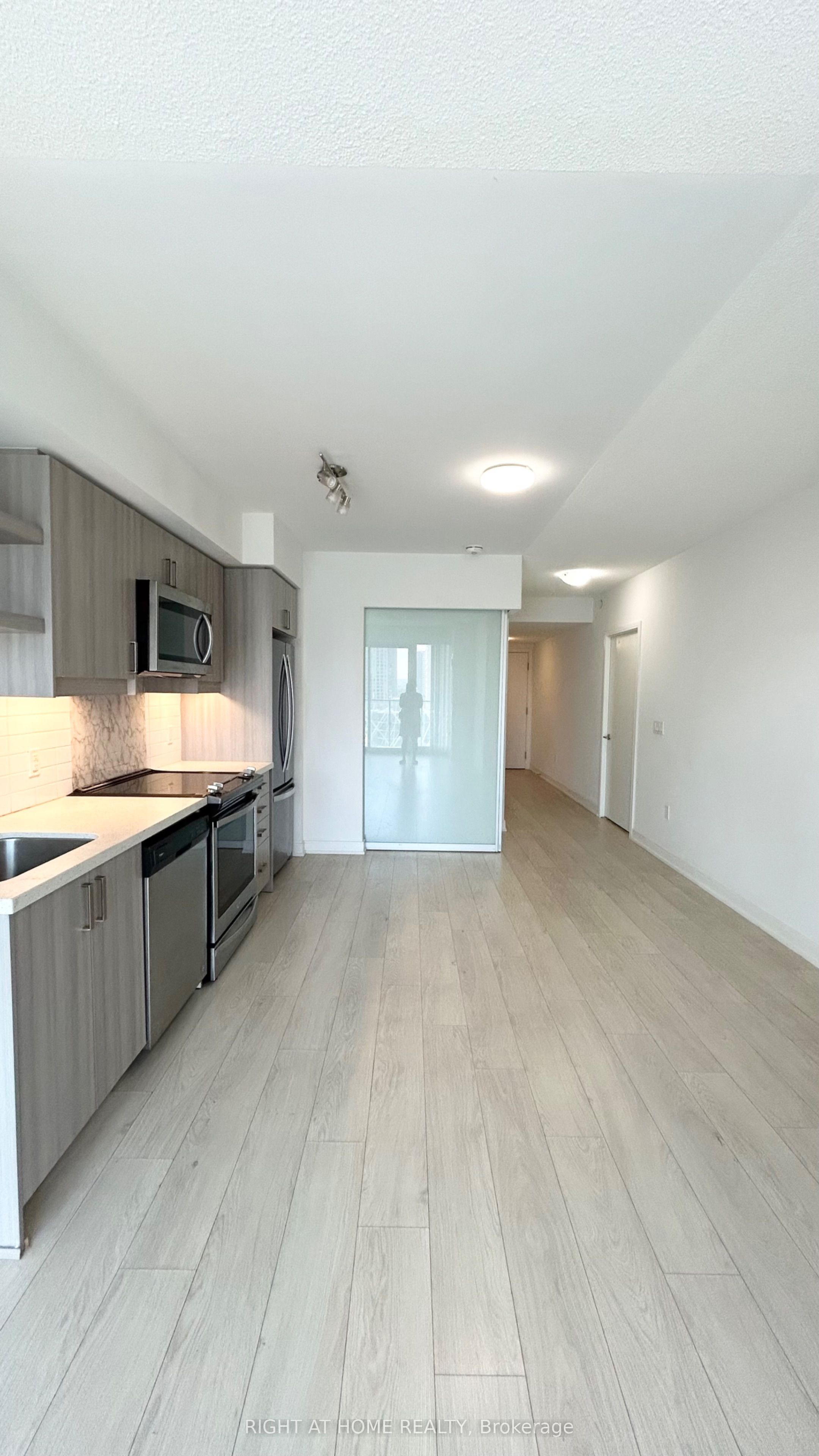 50 Wellesley Street E 1906, Toronto, ON M4Y 0C8 photo 4