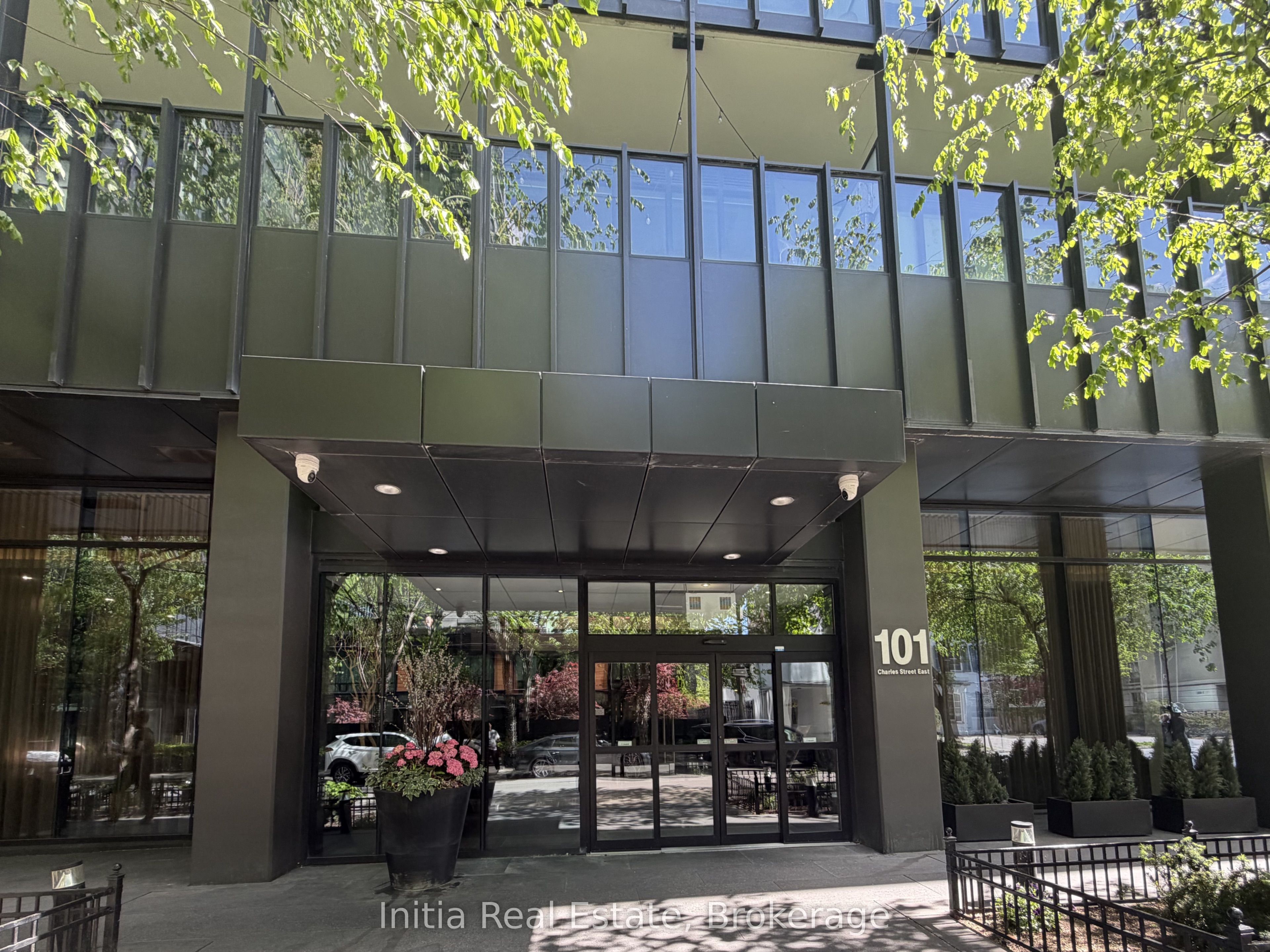 101 Charles Street E 2003, Toronto, ON M4Y 0A9