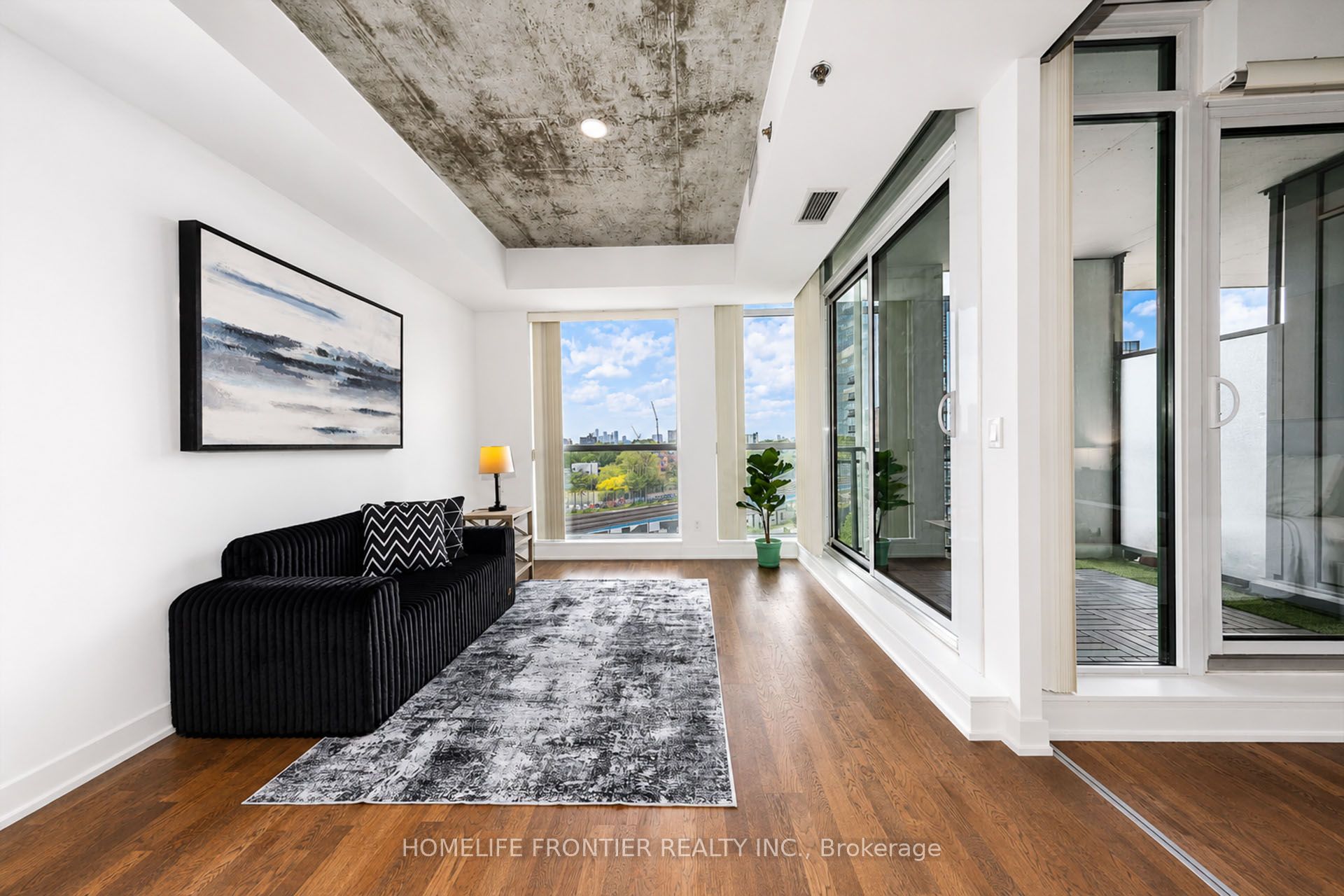 20 Minowan Miikan Lane 717, Toronto, ON M6J 0E5