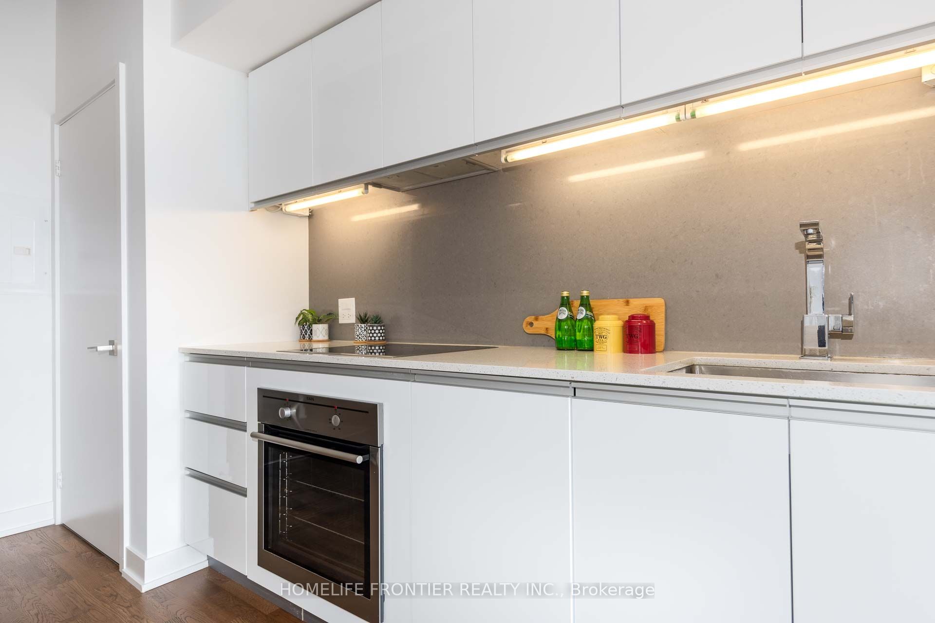 20 Minowan Miikan Lane 717, Toronto, ON M6J 0E5 photo 5