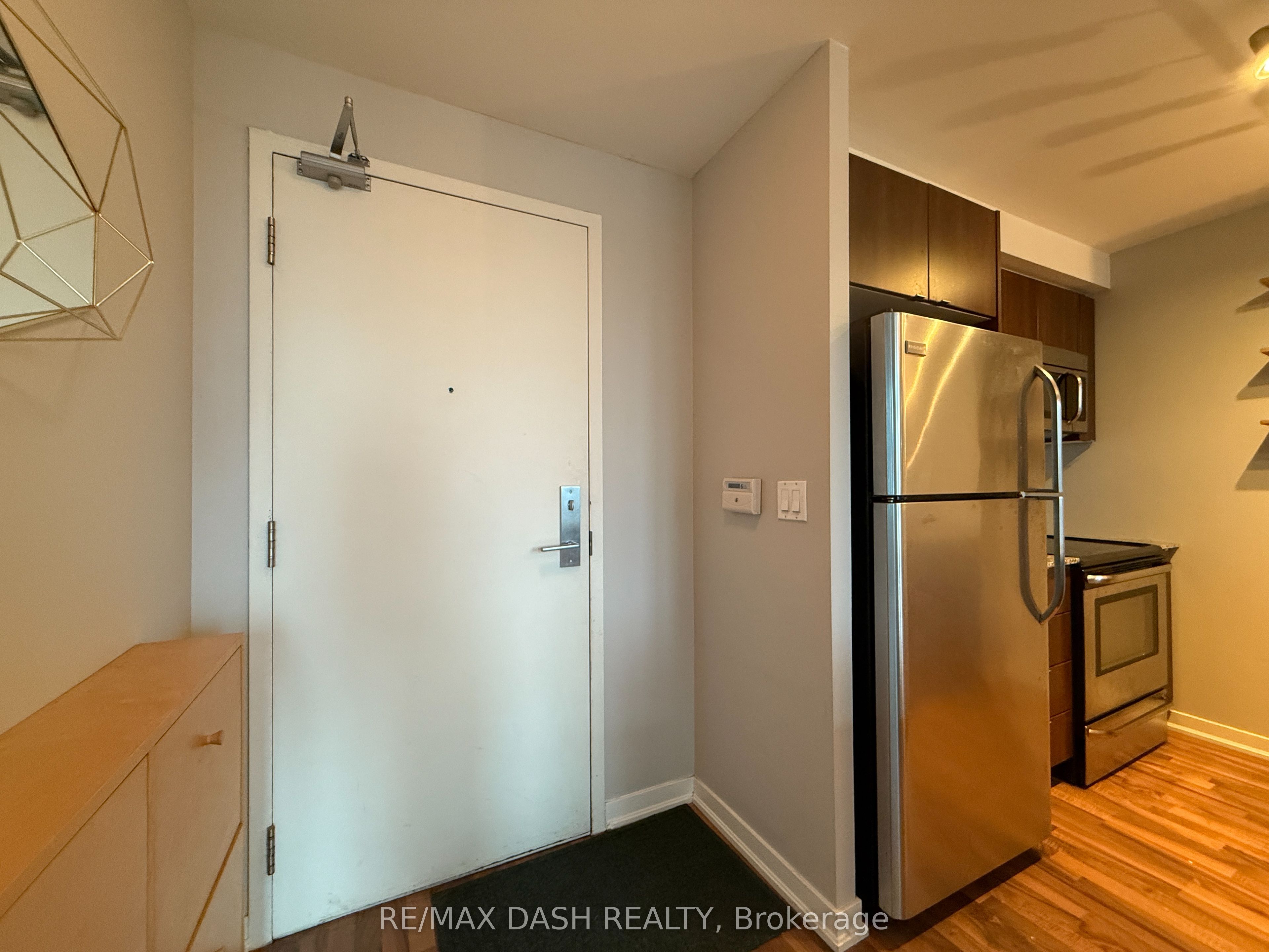 55 East Liberty Street 918, Toronto, ON M6K 3P9 photo 4