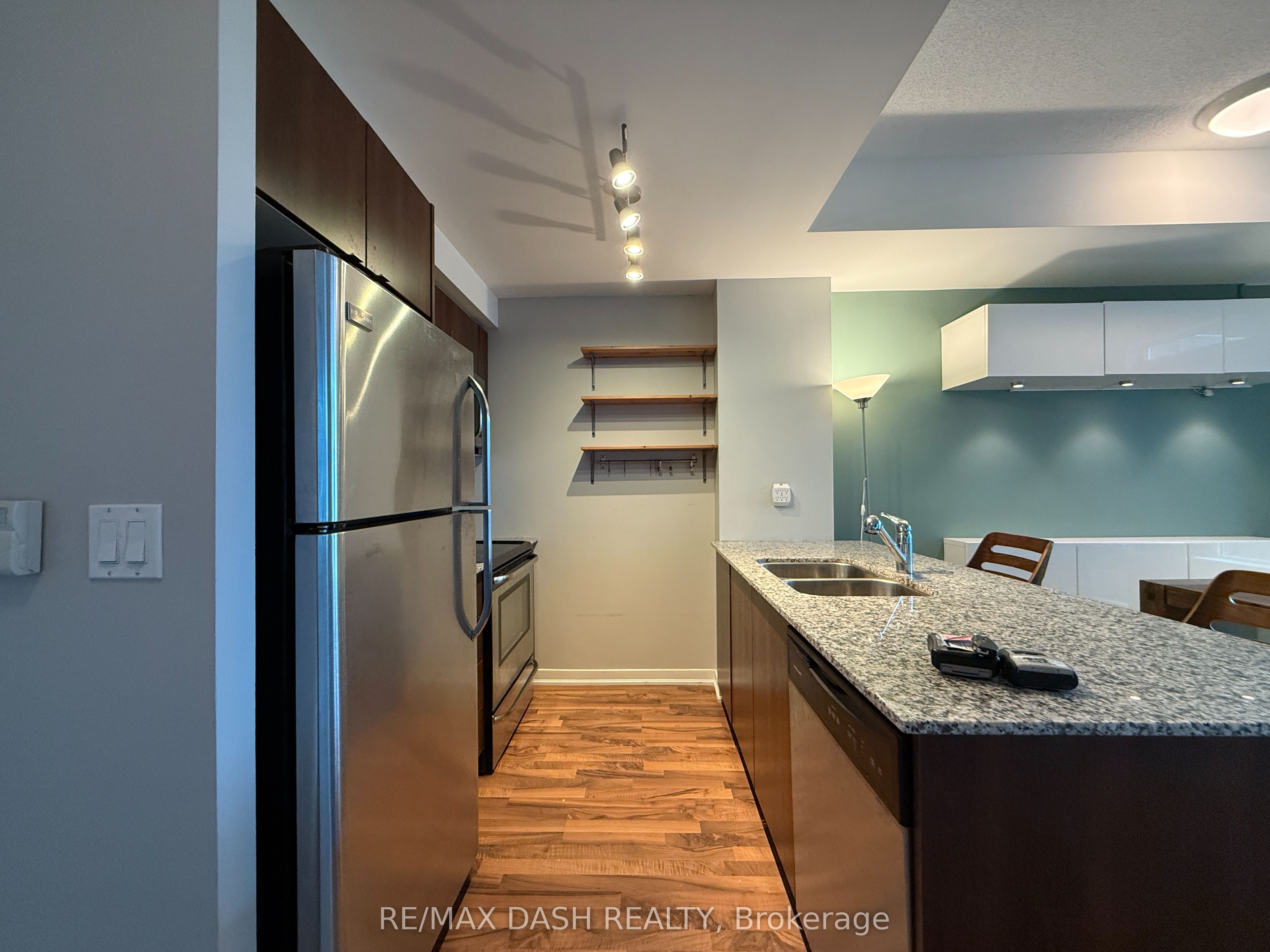 55 East Liberty Street 918, Toronto, ON M6K 3P9 photo 5