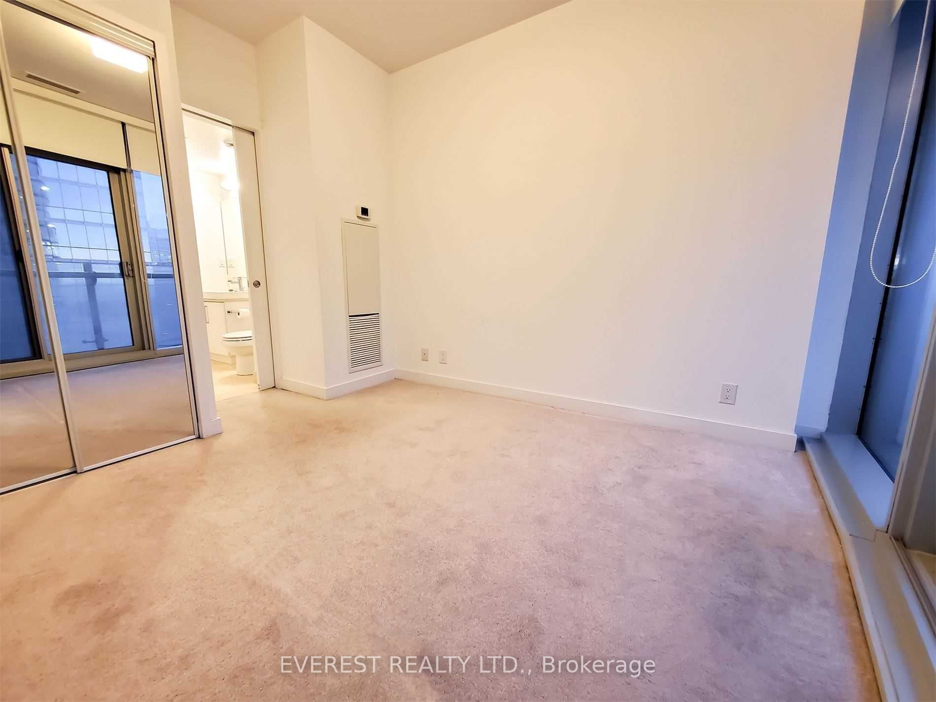 12 York Street 4110, Toronto, ON M5J 2Z2 photo 5