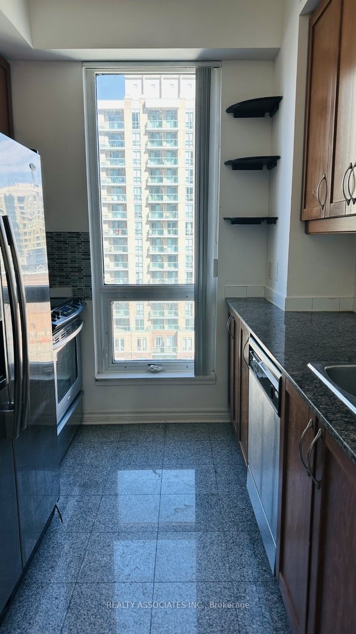 18 Holmes Avenue 911, Toronto, ON M2N 0E1 photo 5