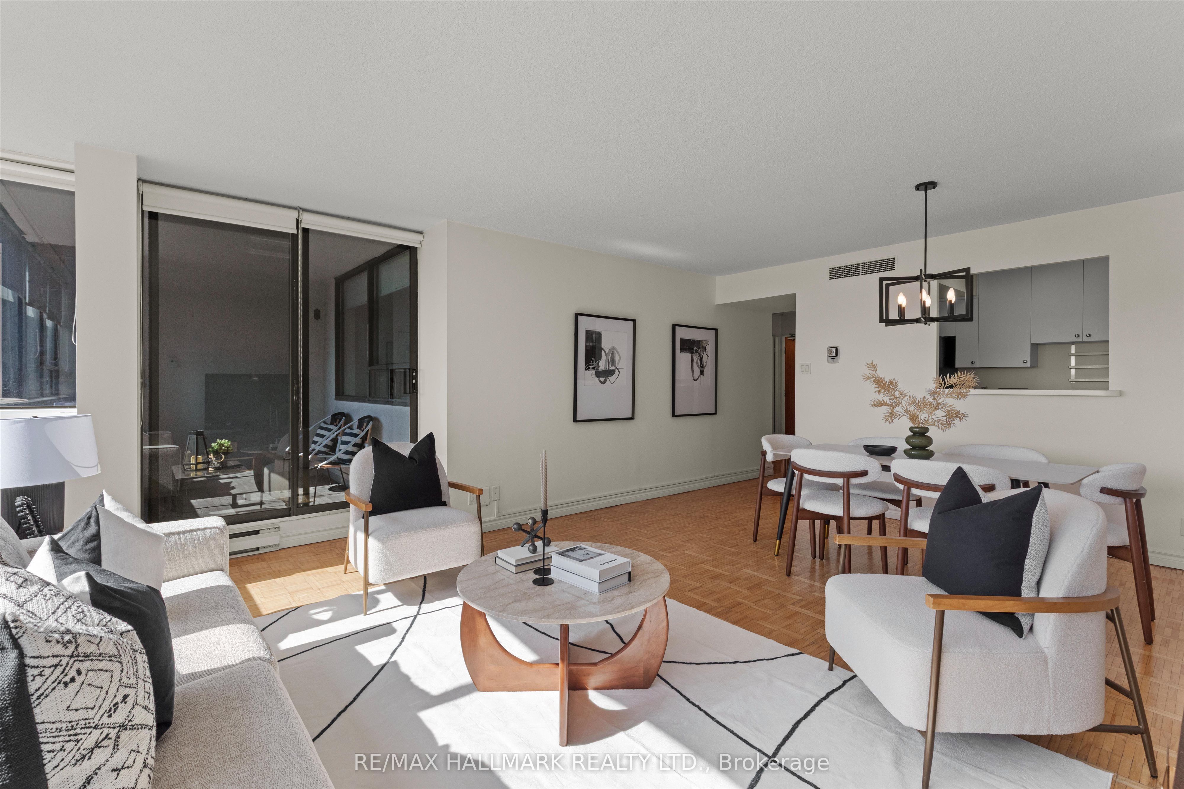 914 Yonge Street 1509, Toronto, ON M4W 3C8 photo 3