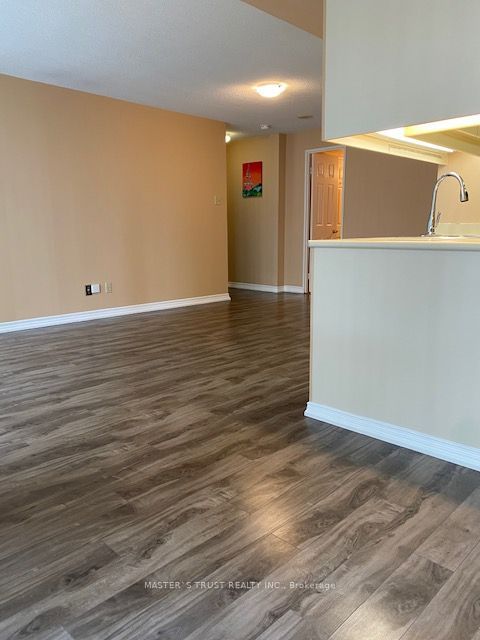 736 Bay Street 1410, Toronto, ON M5G 2M4 photo 4