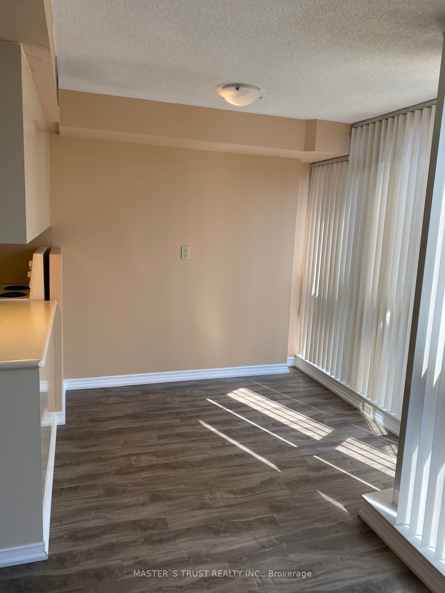736 Bay Street 1410, Toronto, ON M5G 2M4 photo 5