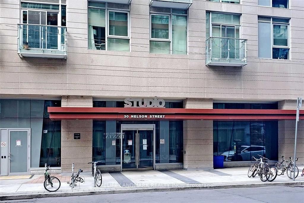 30 Nelson Street 1209, Toronto, ON M5V 0H5