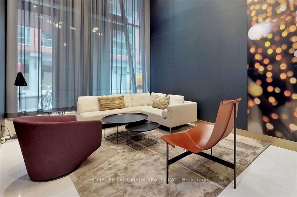 30 Nelson Street 1209, Toronto, ON M5V 0H5 photo 3
