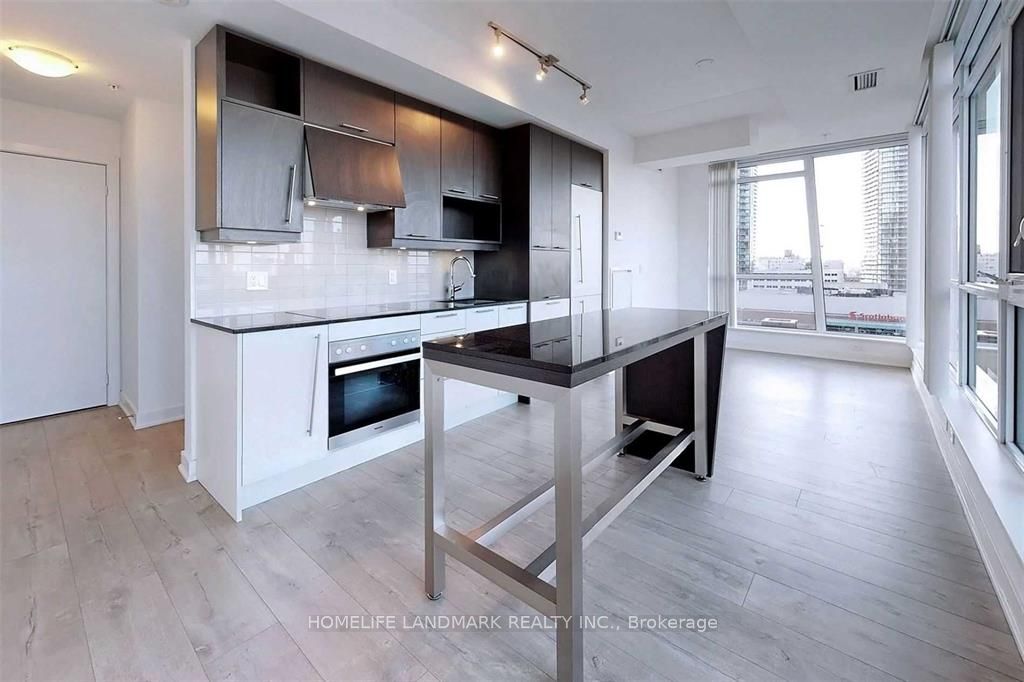 30 Nelson Street 1209, Toronto, ON M5V 0H5 photo 4