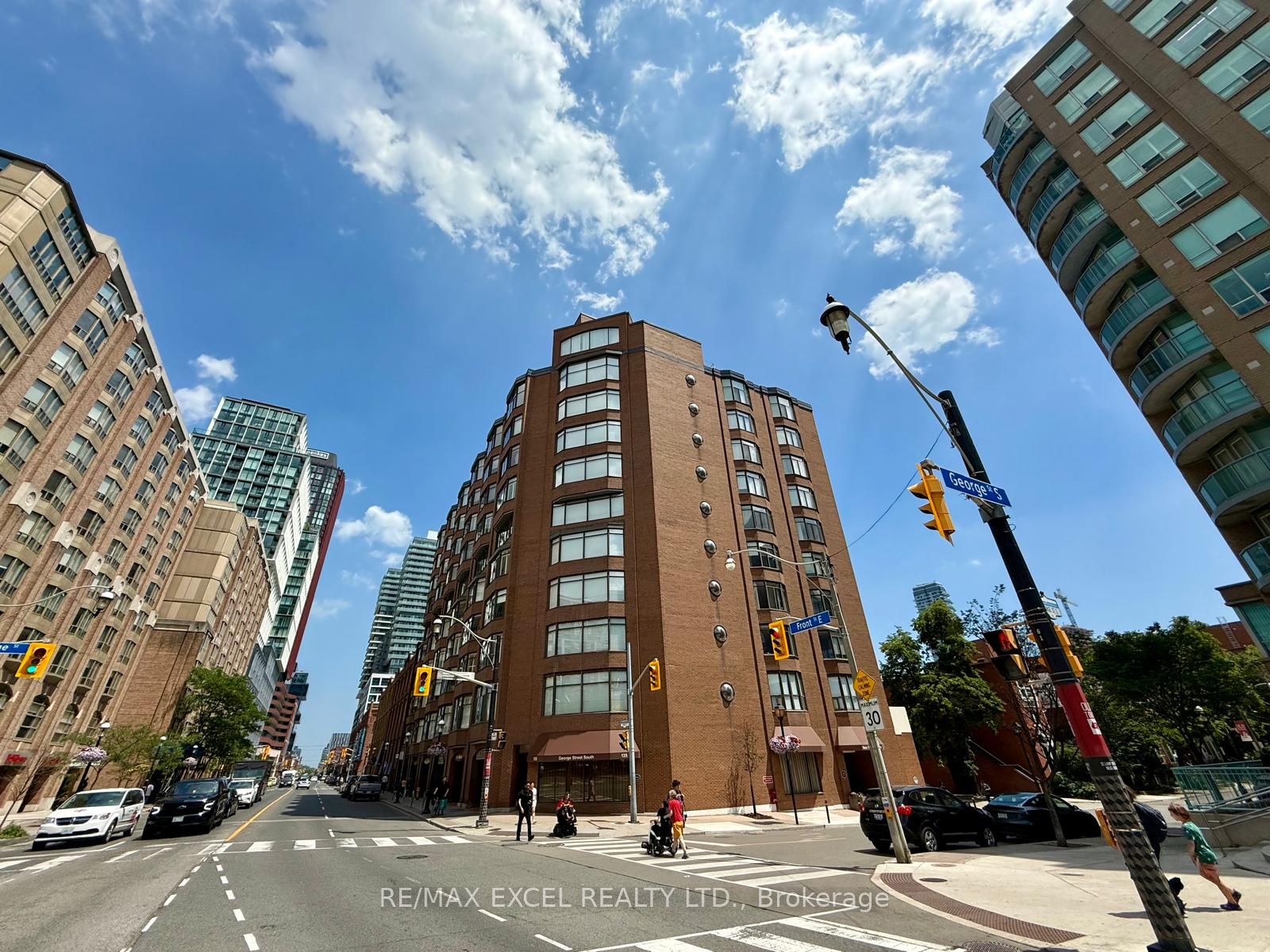 135 George Street S 603, Toronto, ON M5A 4E8