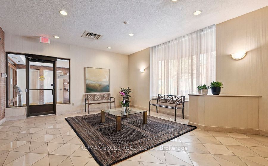 135 George Street S 603, Toronto, ON M5A 4E8 photo 3