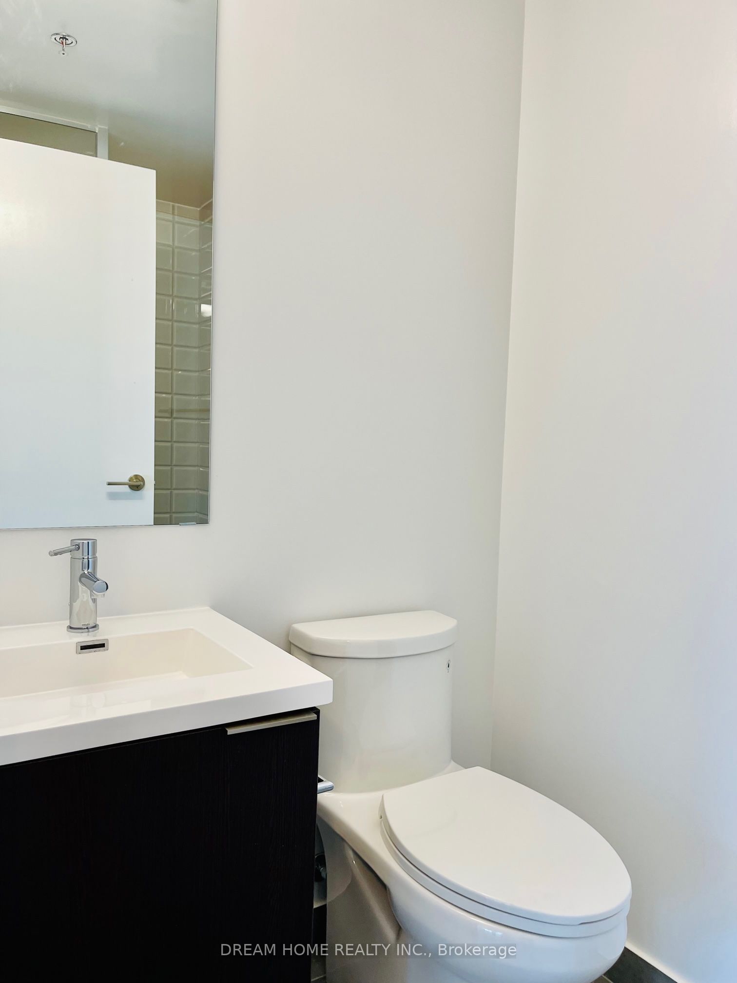 203 College Street 1404, Toronto, ON M5T 1P9 photo 3