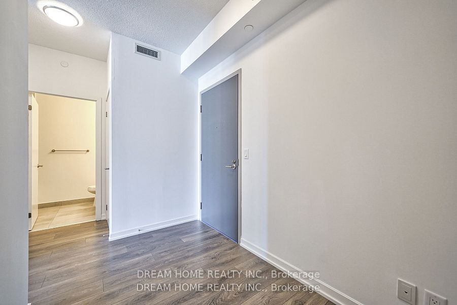 32 forest manor Road 2004, Toronto, ON M2J 1M5 photo 3