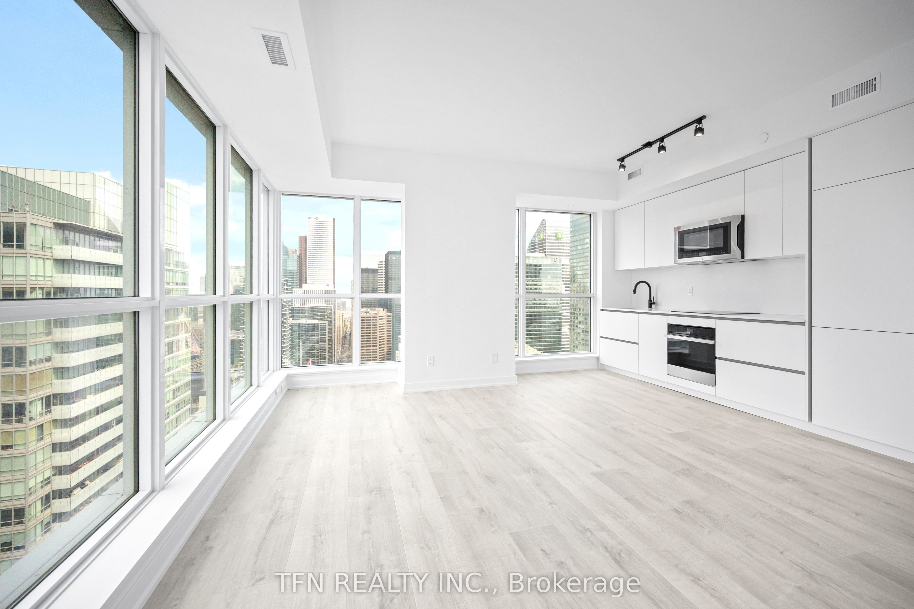 327 King Street W 4506, Toronto, ON M5A 0Y5 photo 2