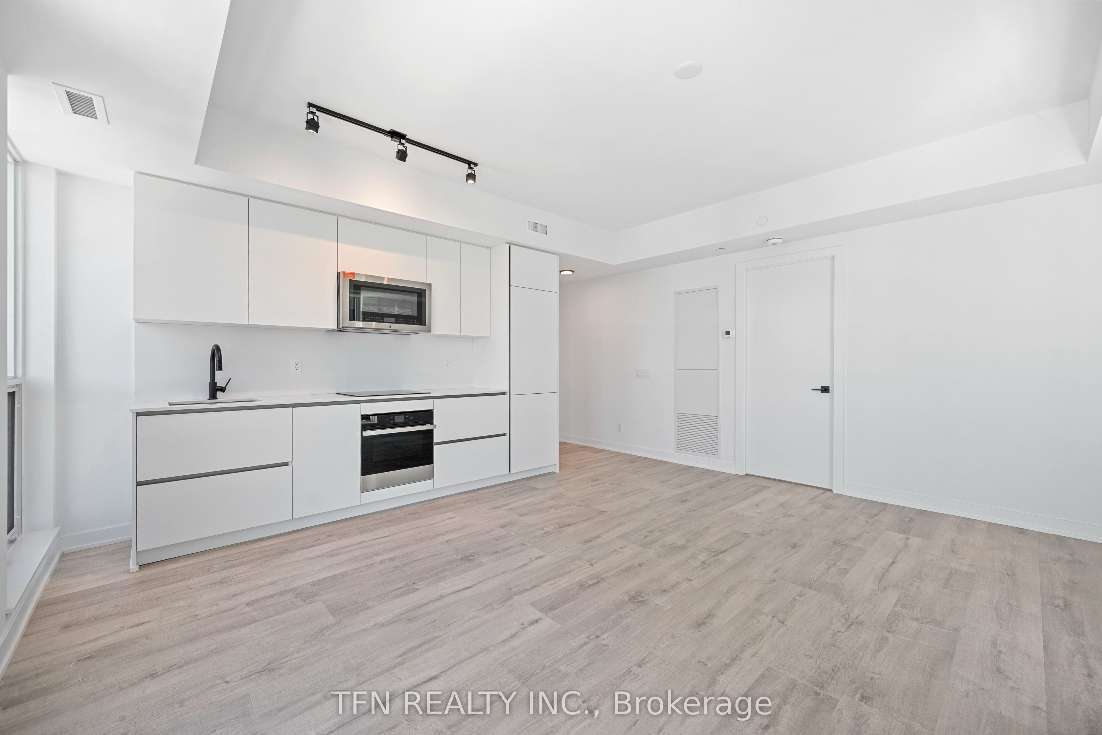 327 King Street W 4505, Toronto, ON M5A 0Y5 photo 3