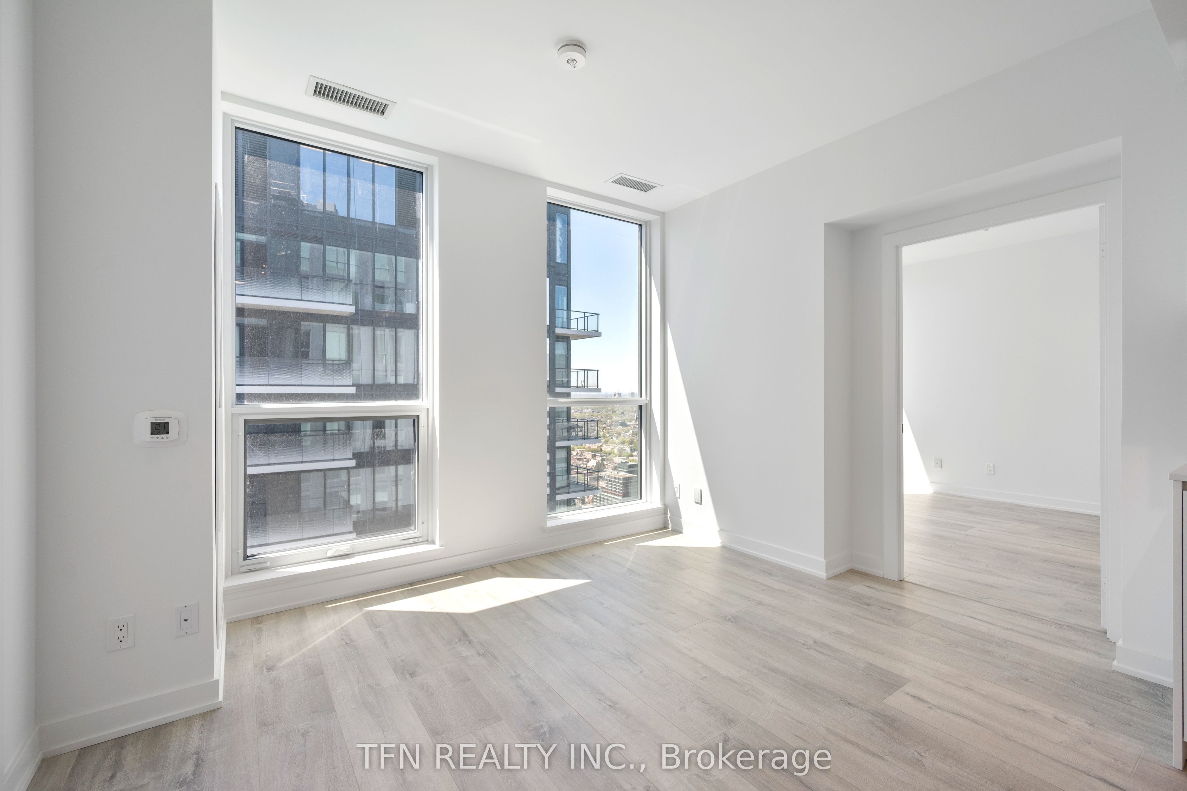 327 King Street W 4704, Toronto, ON M5A 0Y5 photo 2
