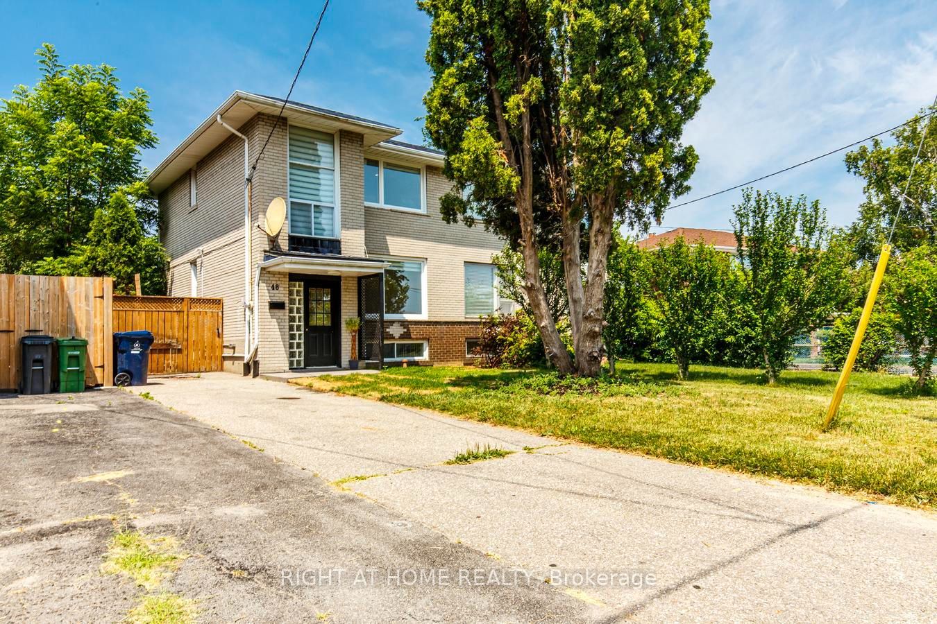 48 Daleside Crescent, Toronto, ON M4A 2H6