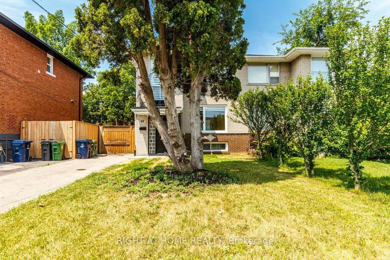 48 Daleside Crescent, Toronto, ON M4A 2H6 photo 2