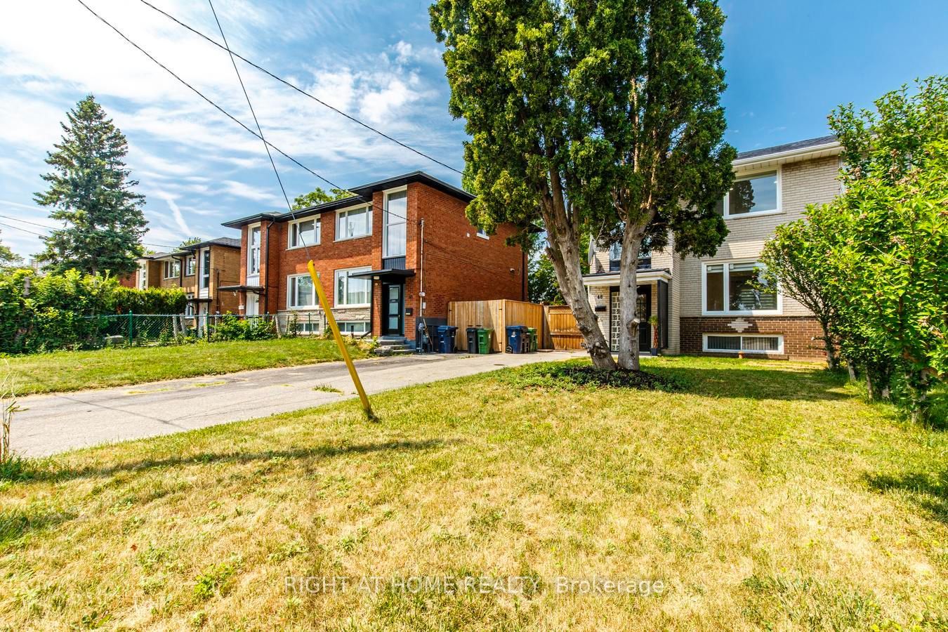 48 Daleside Crescent, Toronto, ON M4A 2H6 photo 3