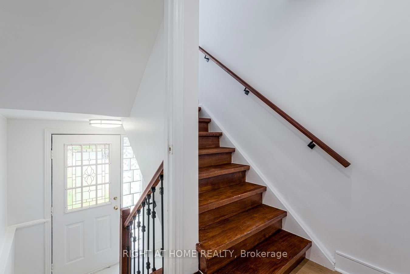 48 Daleside Crescent, Toronto, ON M4A 2H6 photo 5