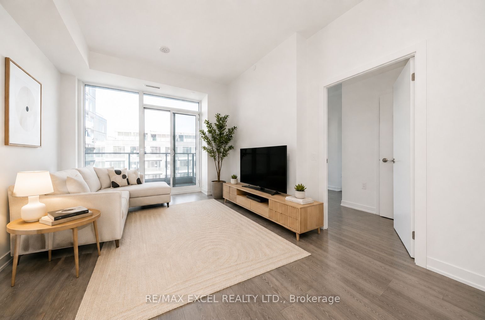 7 Golden Lion Heights N624, Toronto, ON M2M 4E7 photo 4
