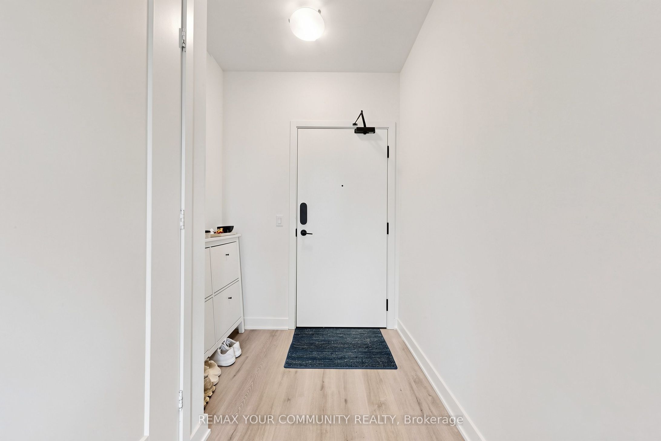 70 Princess Street 2404, Toronto, ON M5A 0X6 photo 2