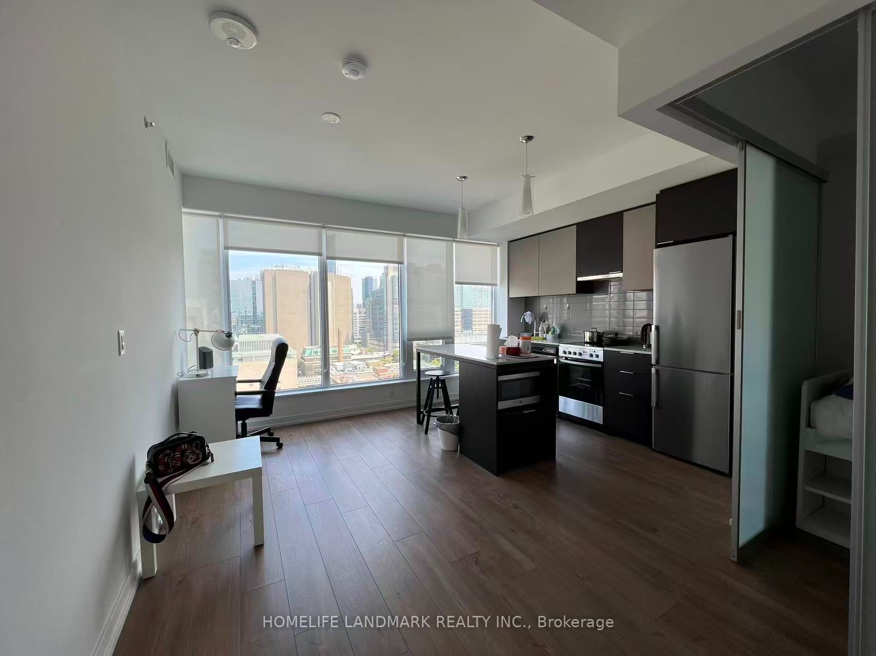 203 College Street 1407, Toronto, ON M5T 1P9 photo 2
