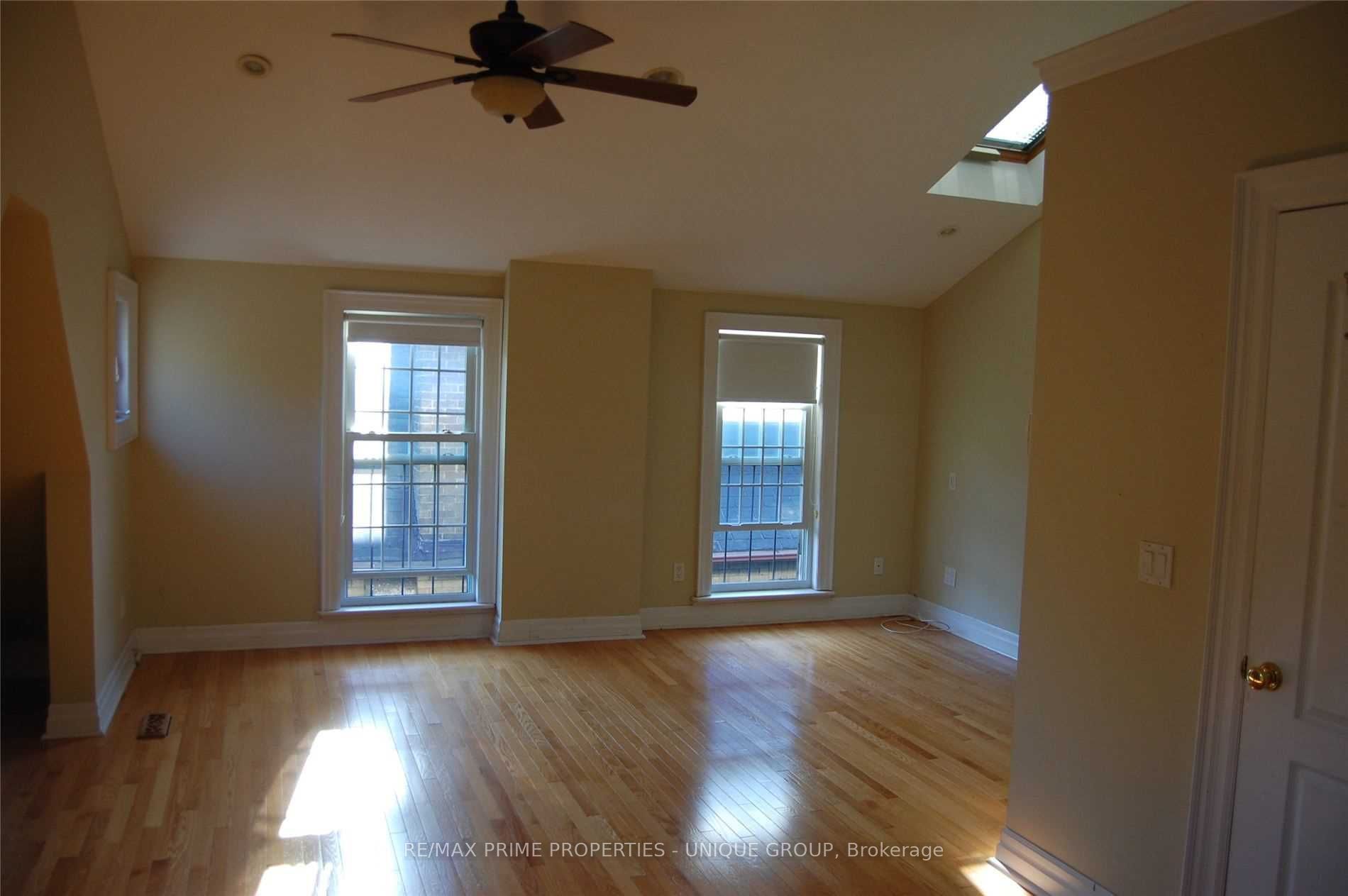 39 Whitehall Road Upper, Toronto, ON M4W 2C5 photo 2